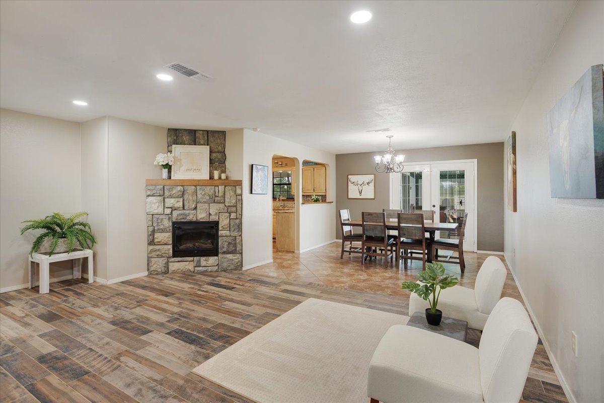 1205 N 4360 Road Property Photo 13