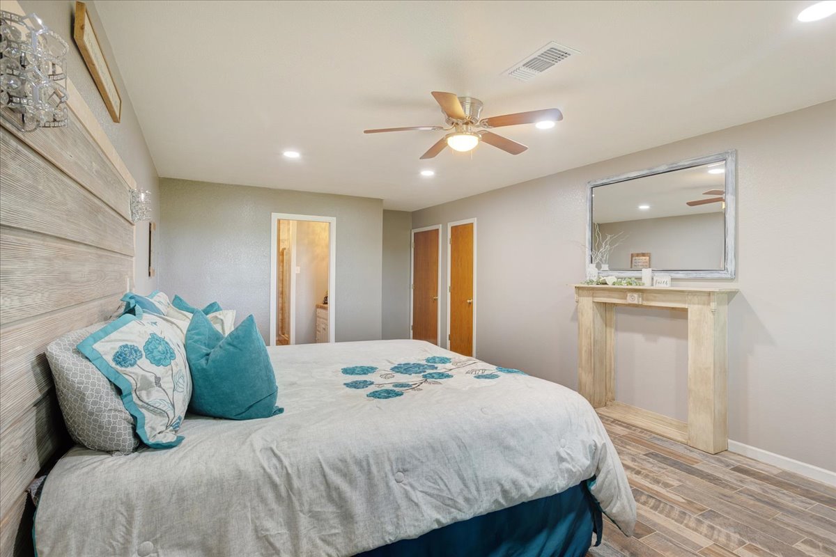 1205 N 4360 Road Property Photo 22
