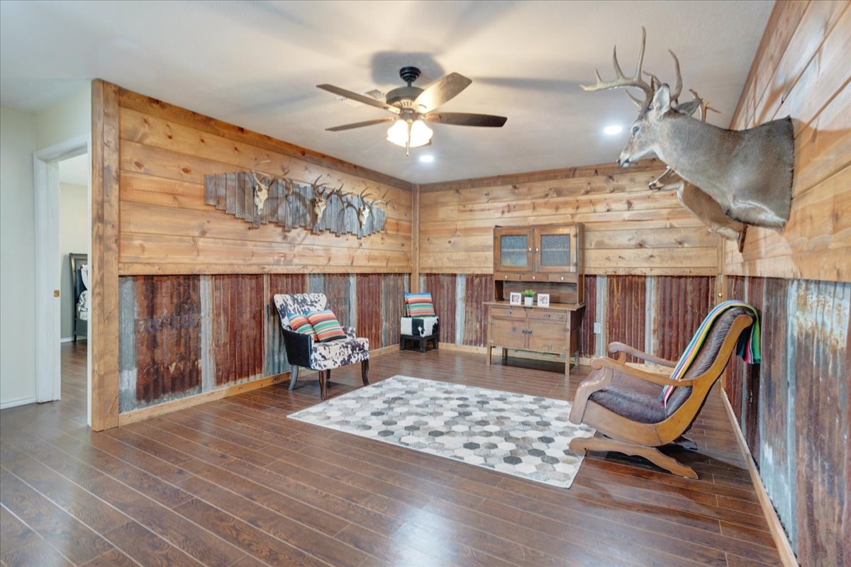 1205 N 4360 Road Property Photo 28