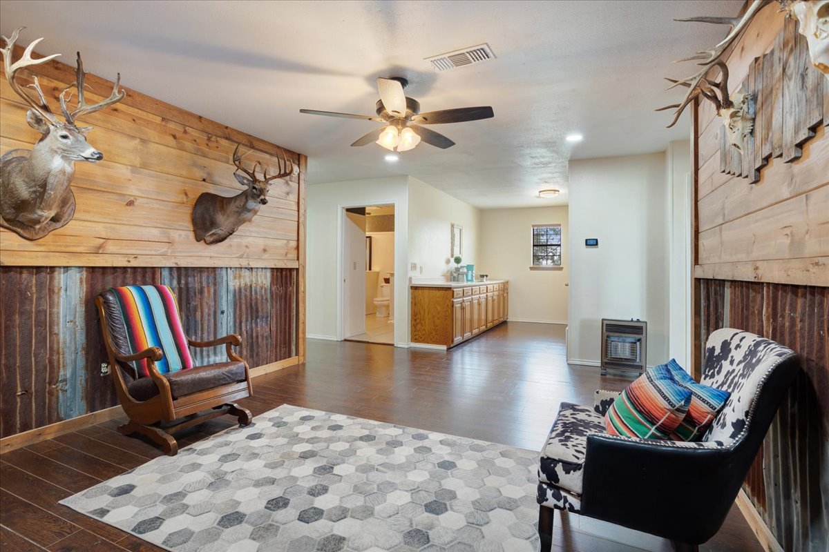 1205 N 4360 Road Property Photo 29