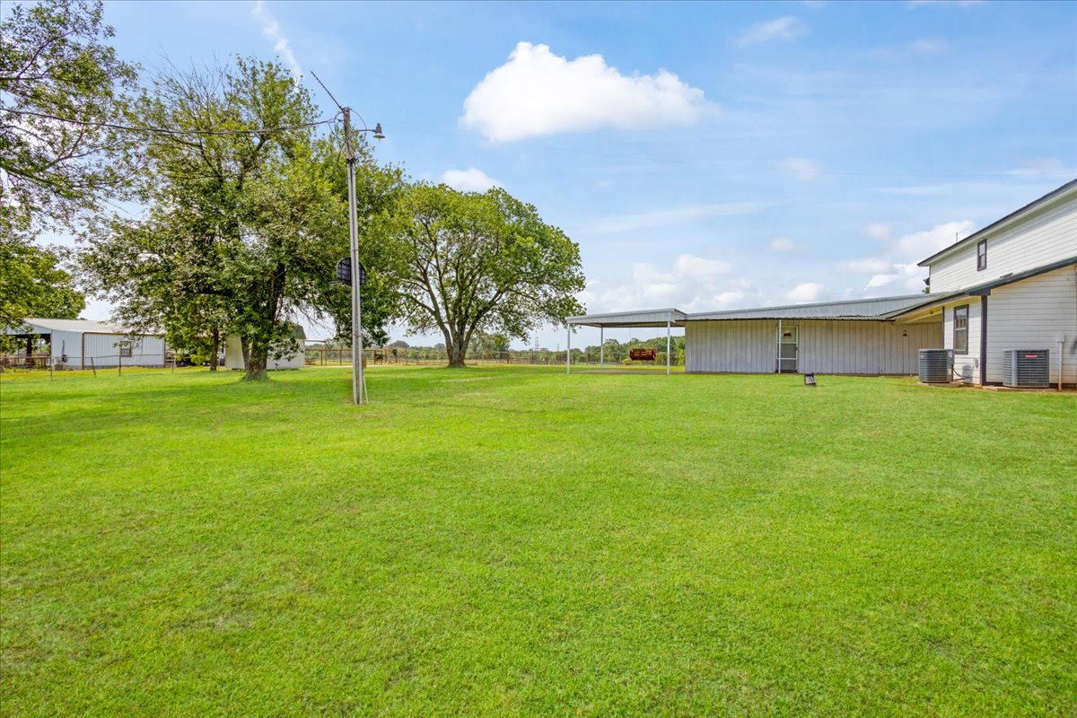 1205 N 4360 Road Property Photo 43