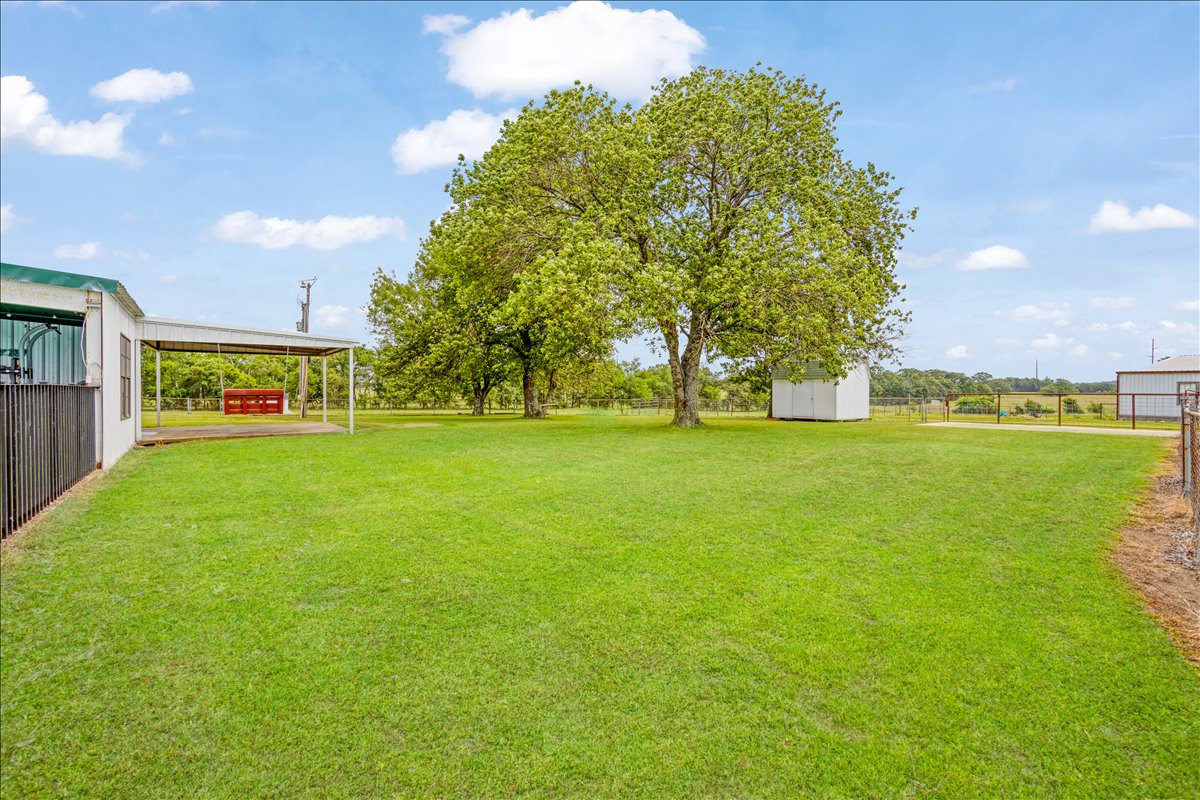 1205 N 4360 Road Property Photo 44