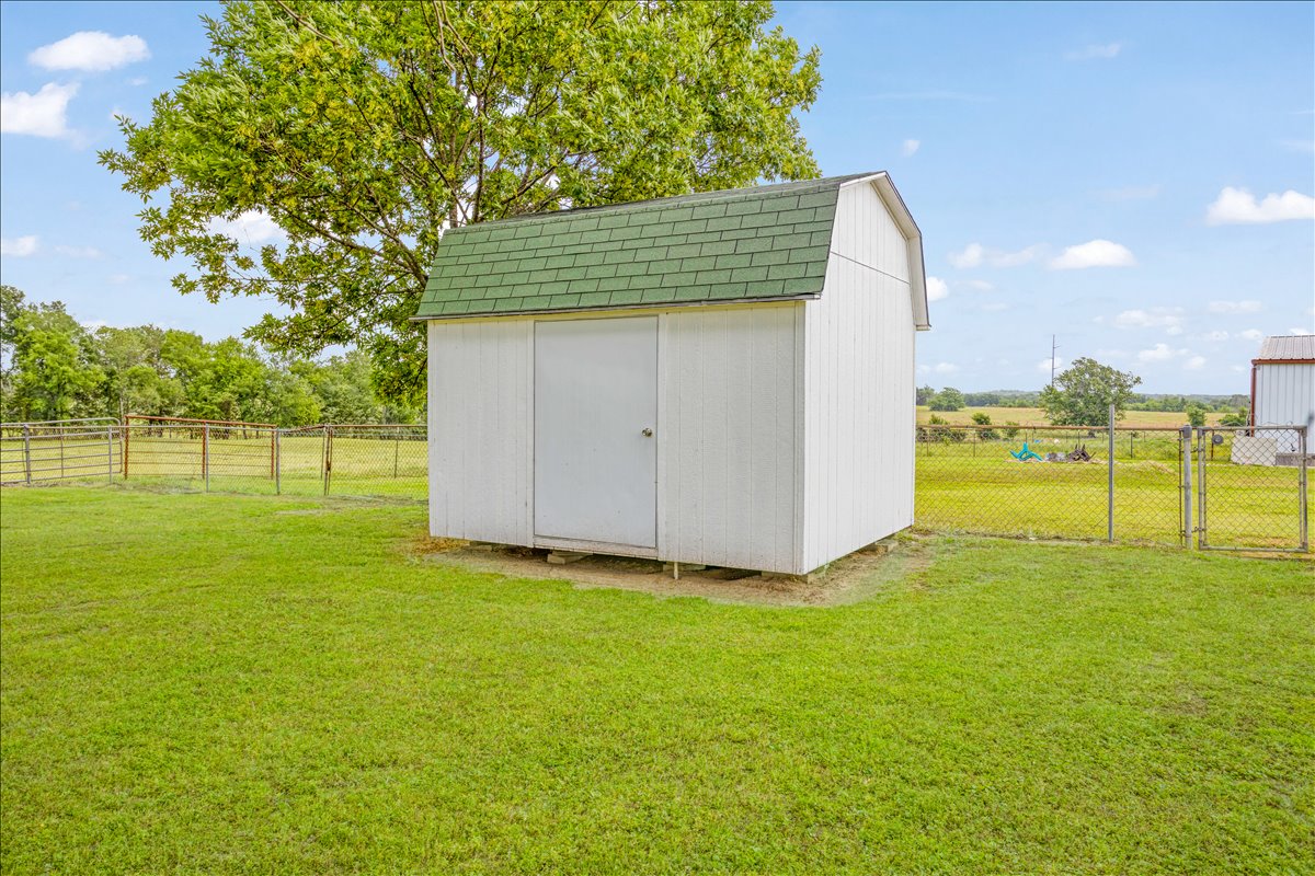 1205 N 4360 Road Property Photo 46