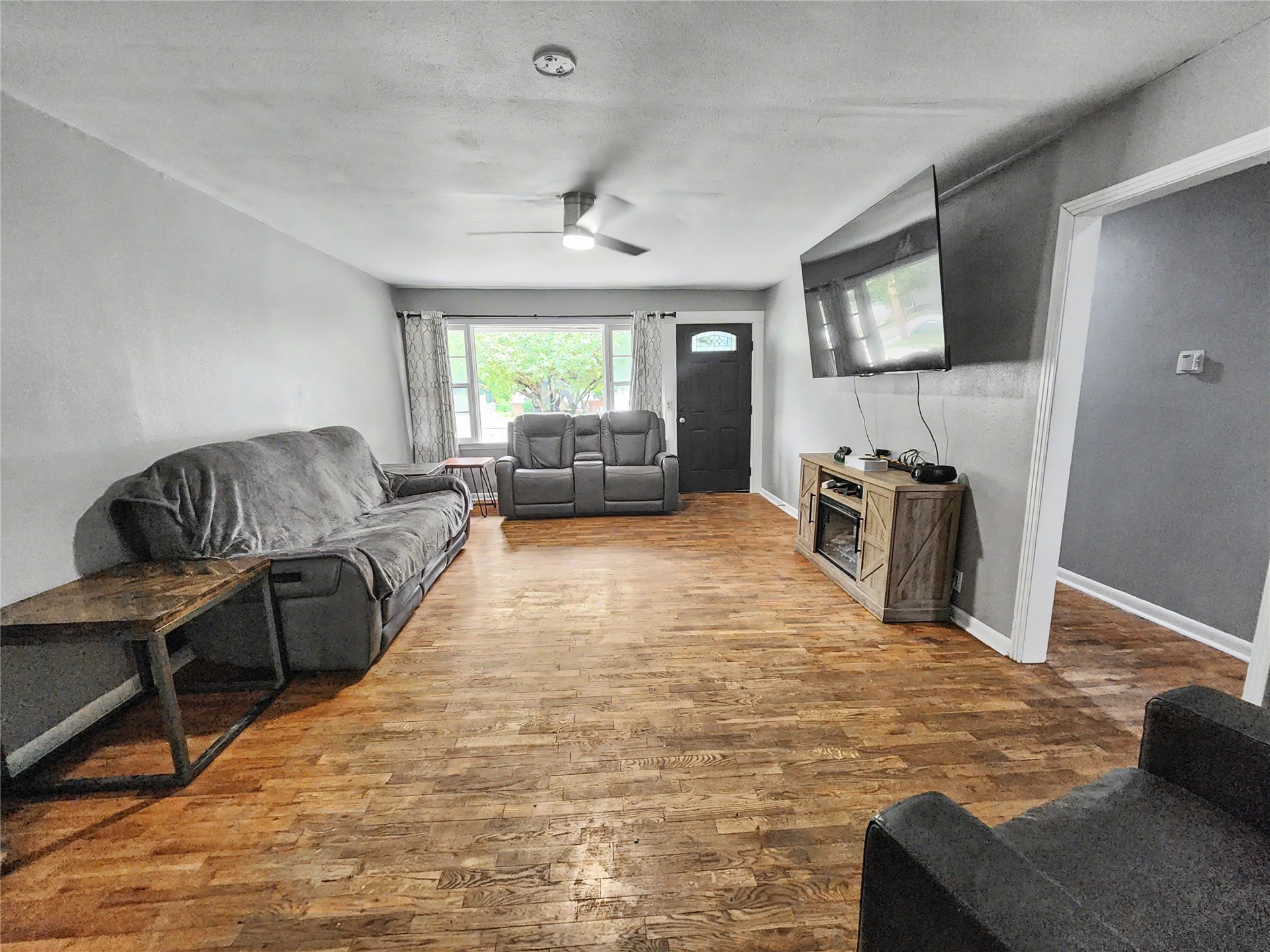 1100 S State Avenue Property Photo 11