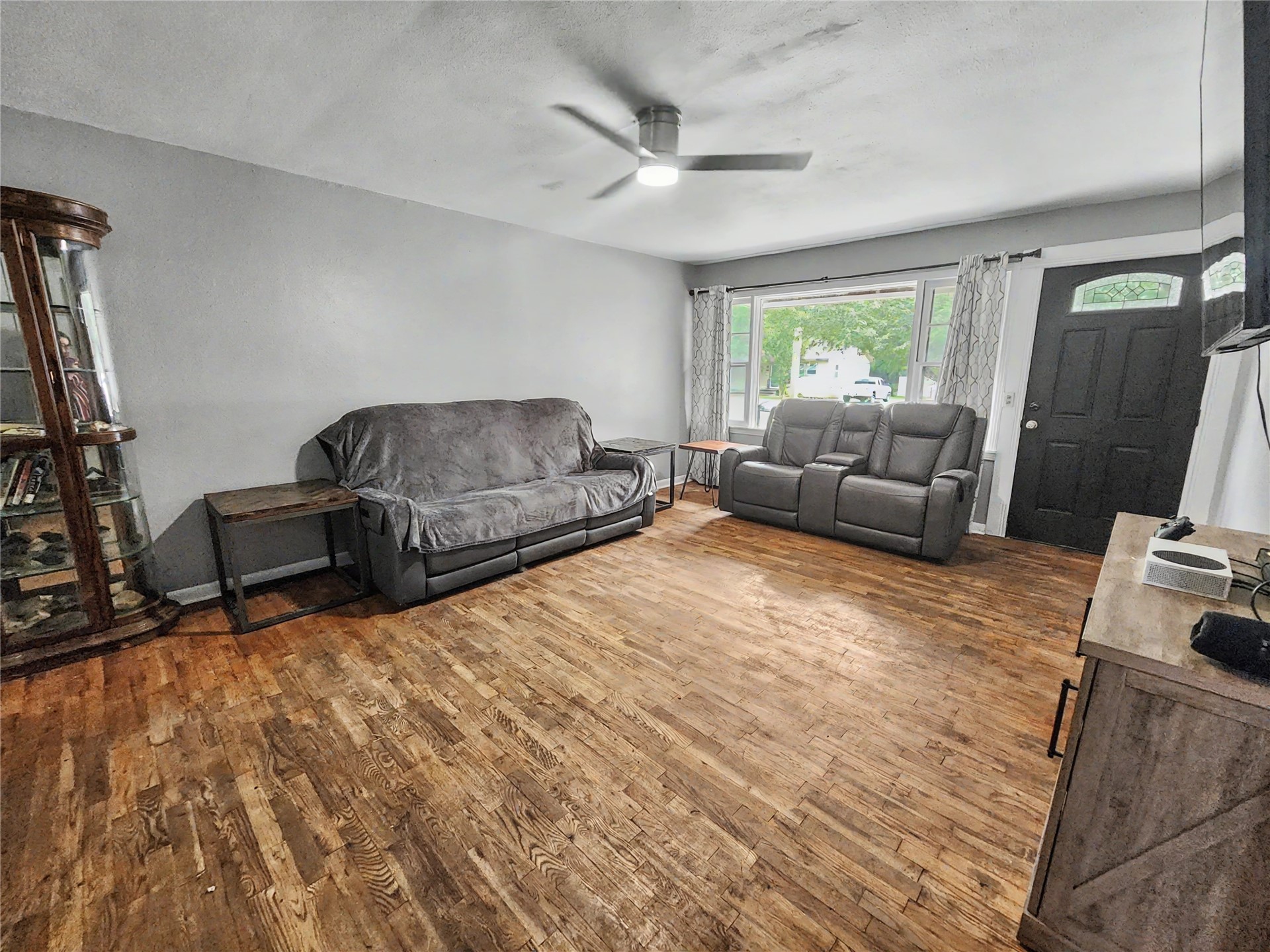 1100 S State Avenue Property Photo 12