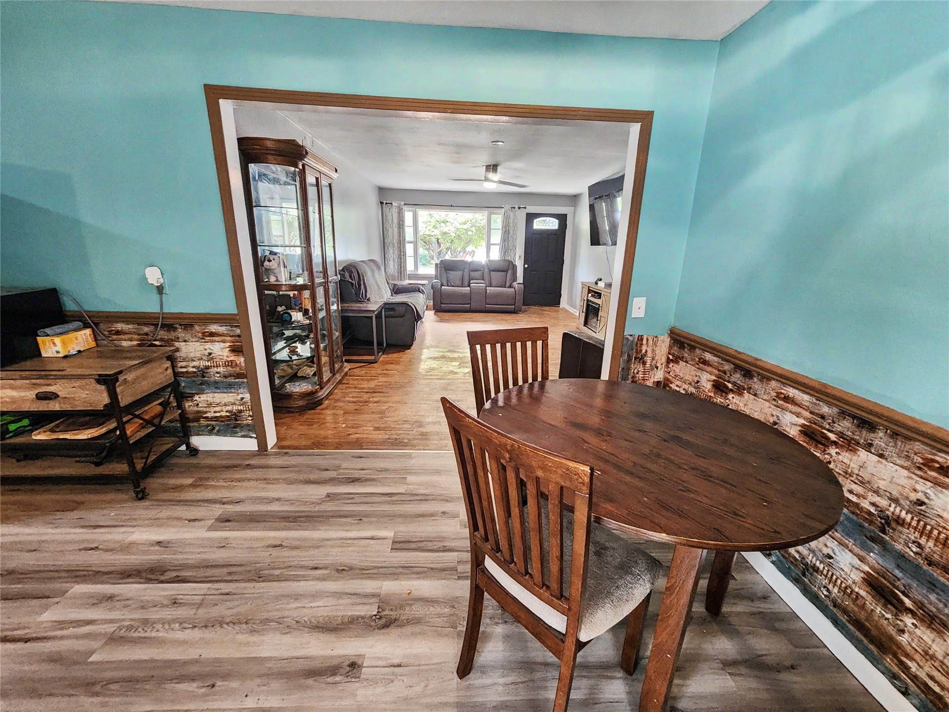 1100 S State Avenue Property Photo 18