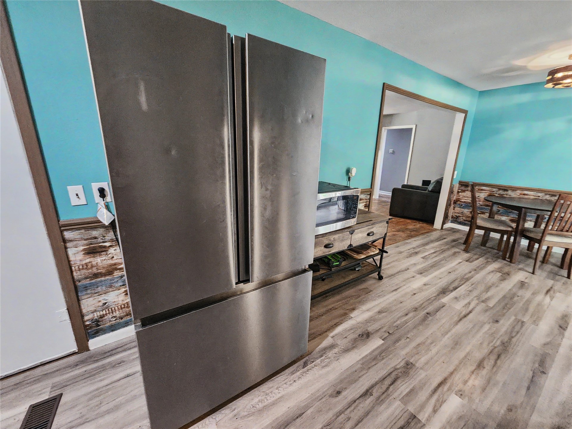 1100 S State Avenue Property Photo 33