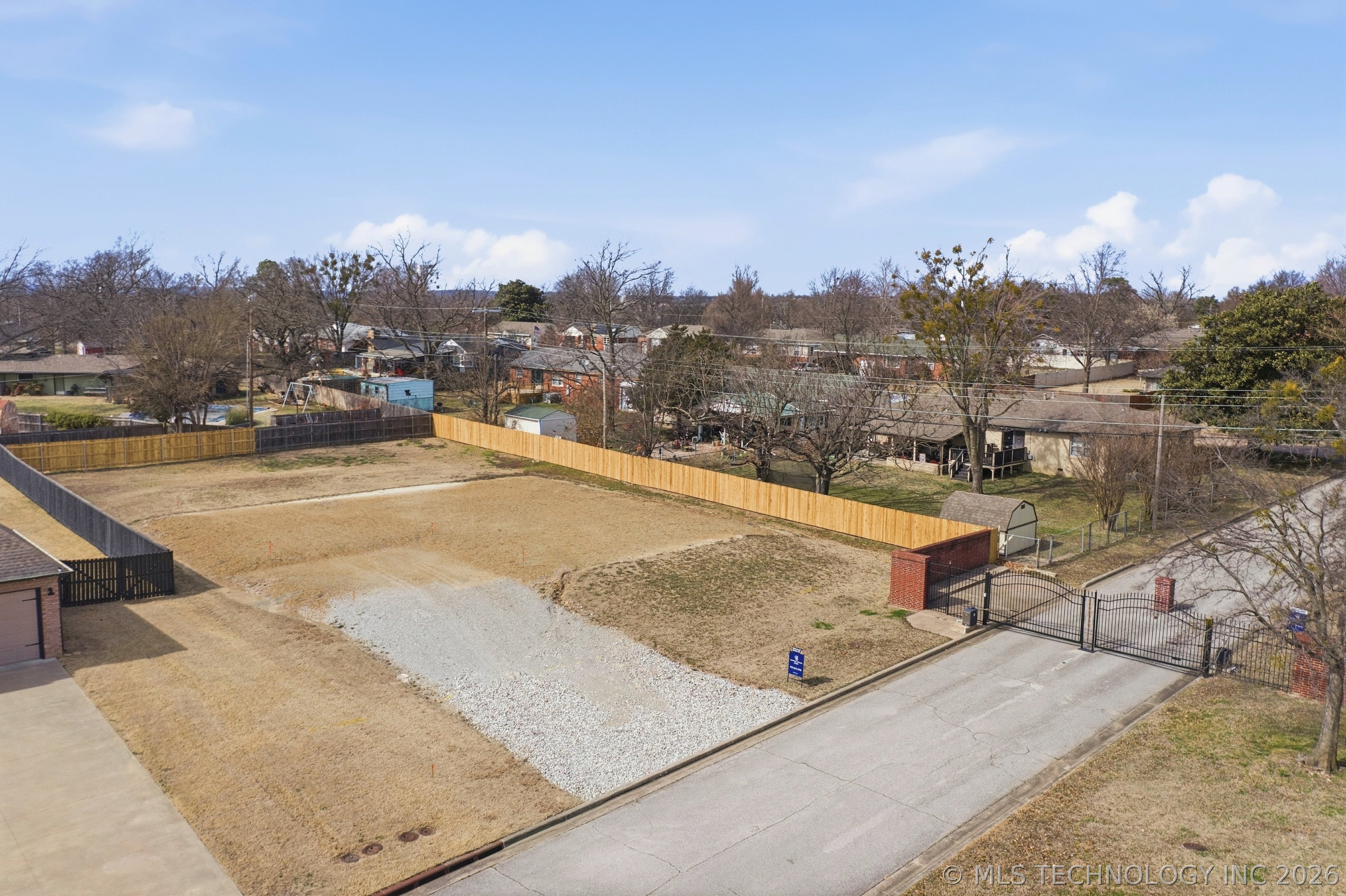 1400 Mabelle Drive Property Photo 6