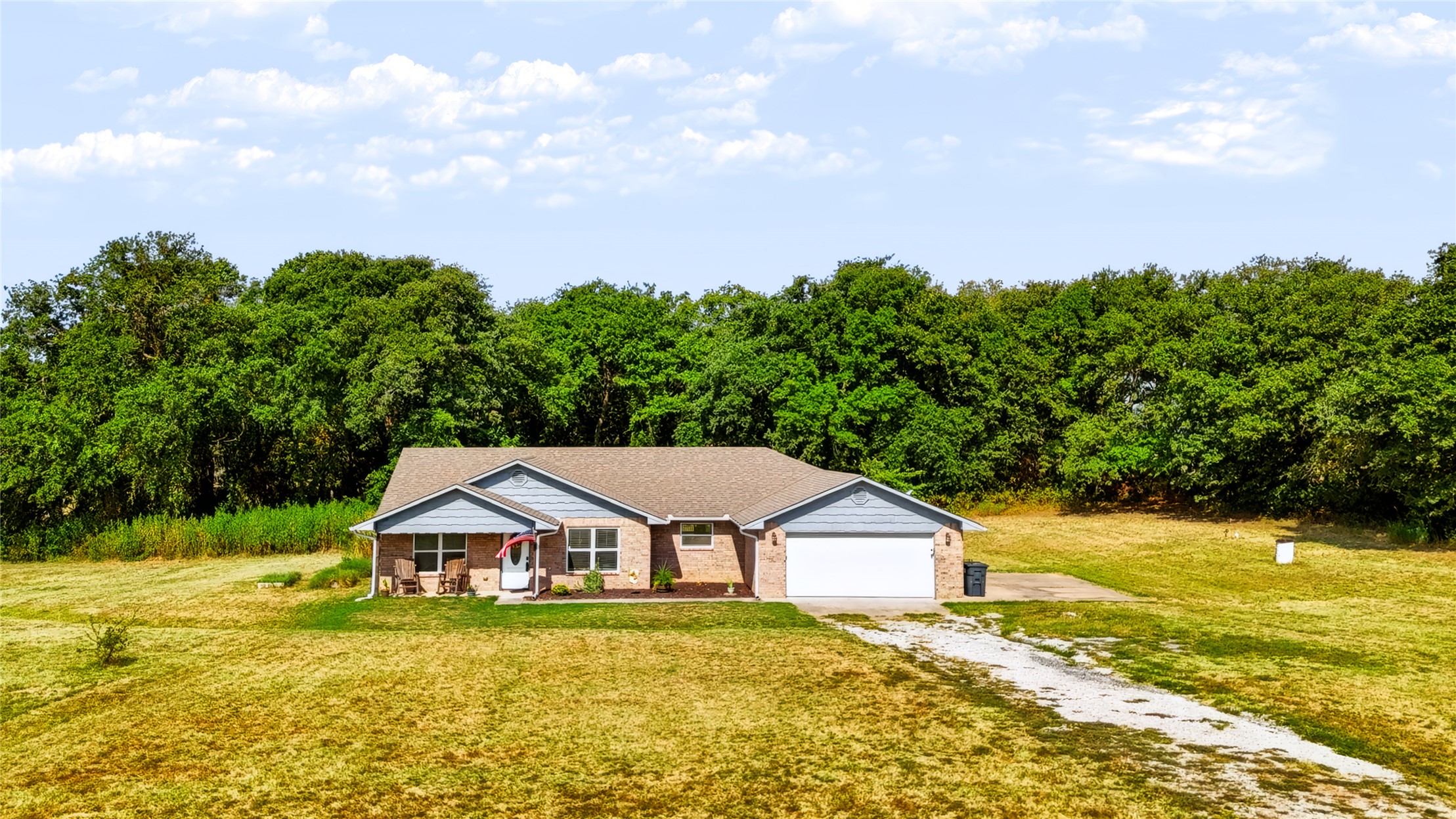 6899 County Road 3430 Property Photo 2