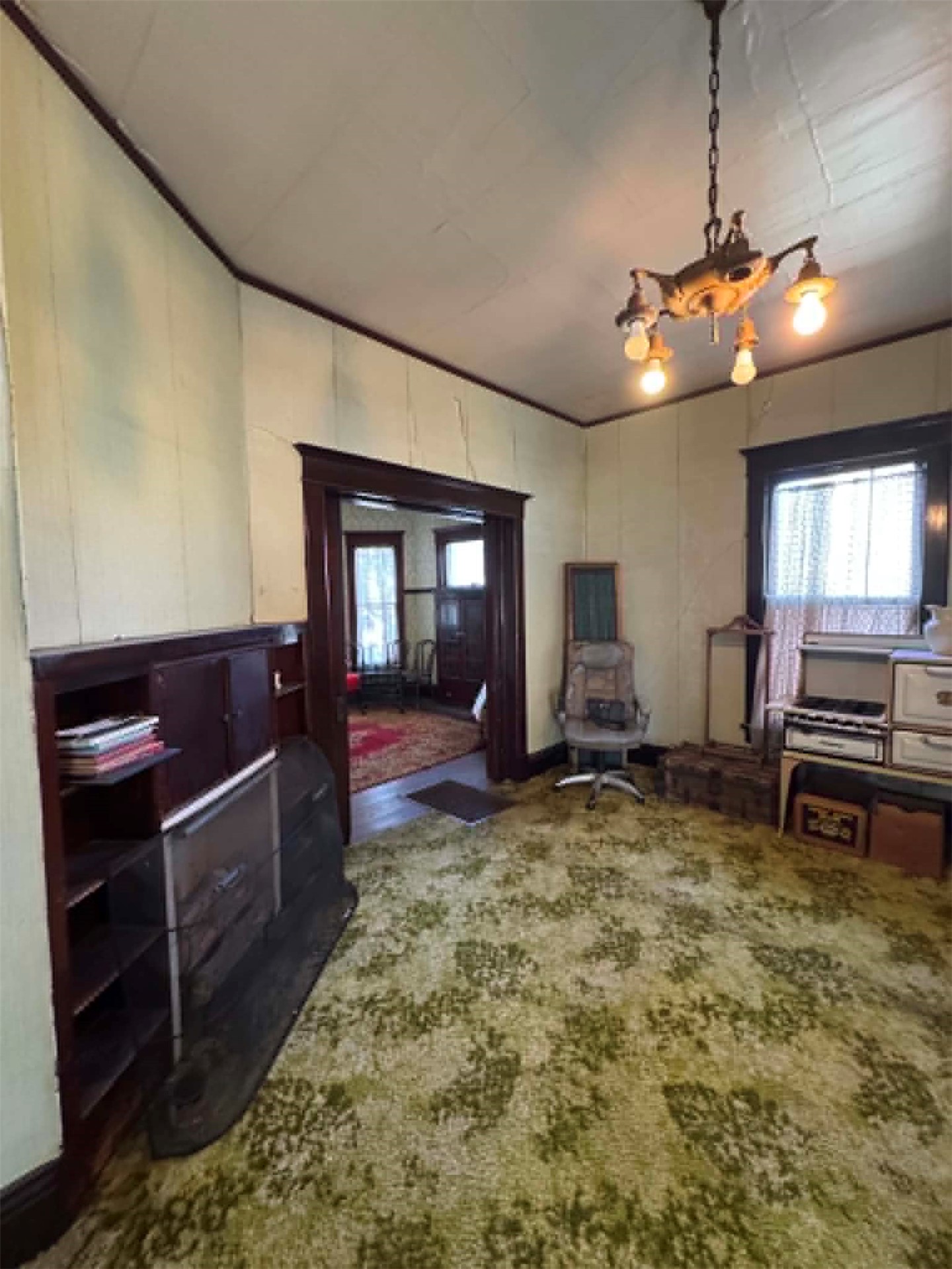 402 E Cherokee Avenue Property Photo 9