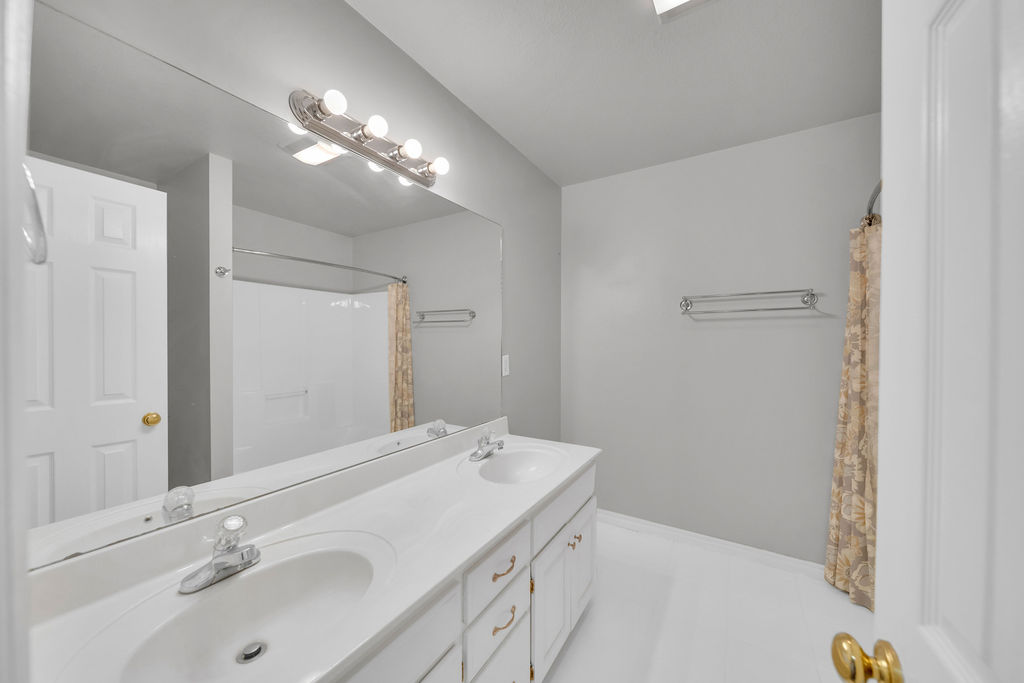 10304 E 90th Street North Property Photo 37