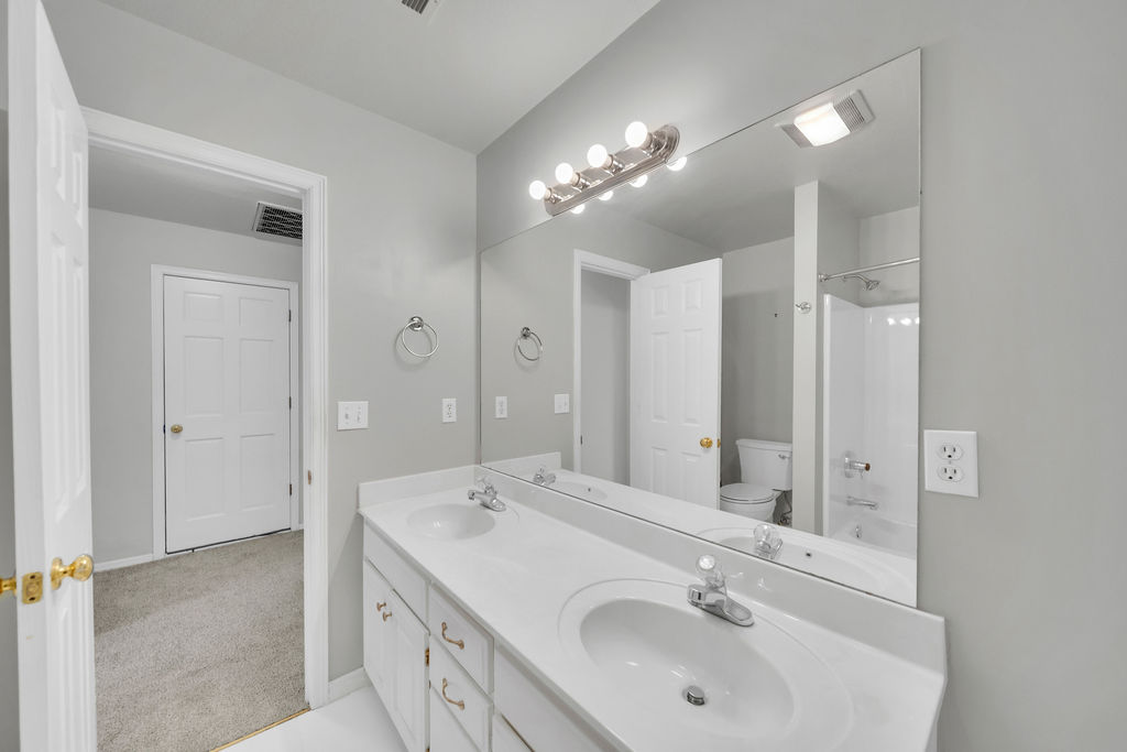 10304 E 90th Street North Property Photo 39