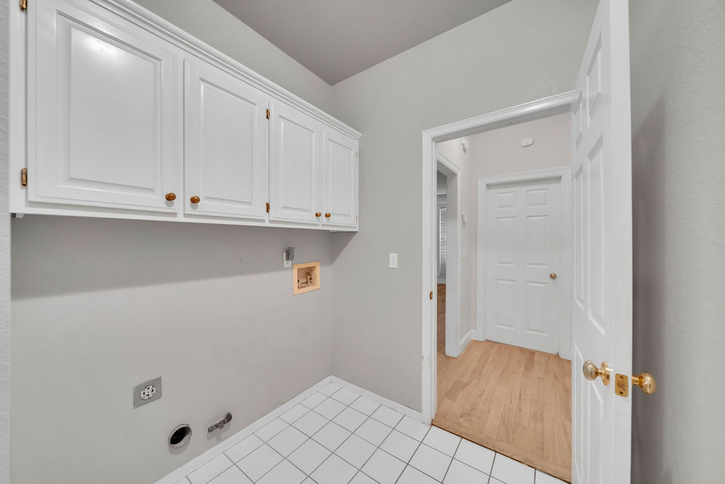 10304 E 90th Street North Property Photo 53
