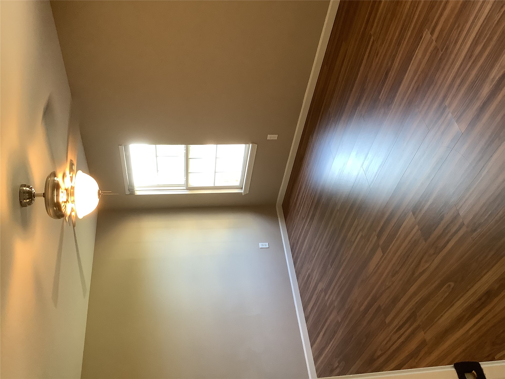 983 W 462 Property Photo 4
