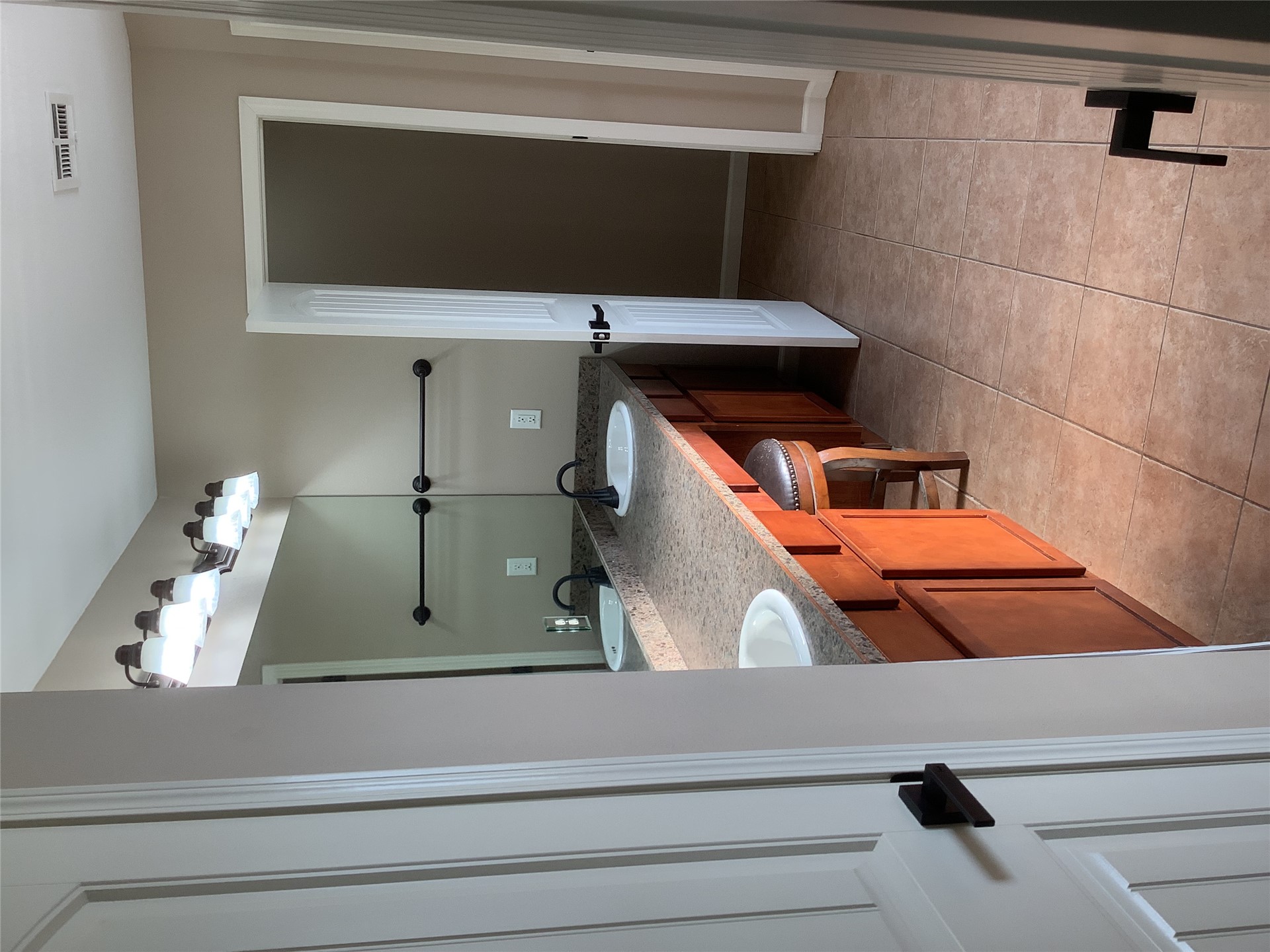 983 W 462 Property Photo 5