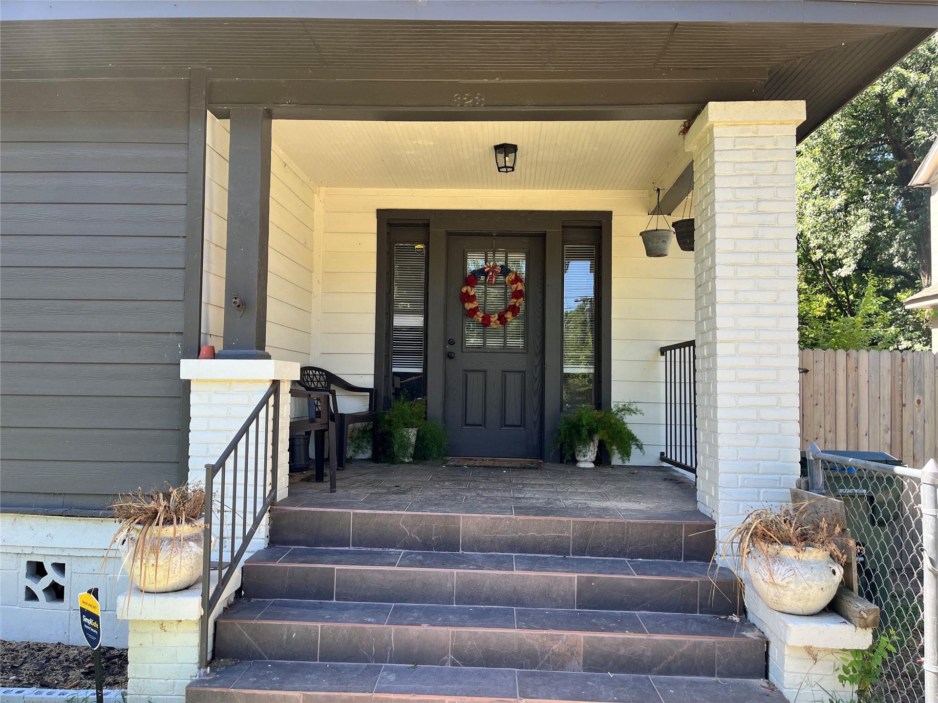 623 Lawrence Street Property Photo 4