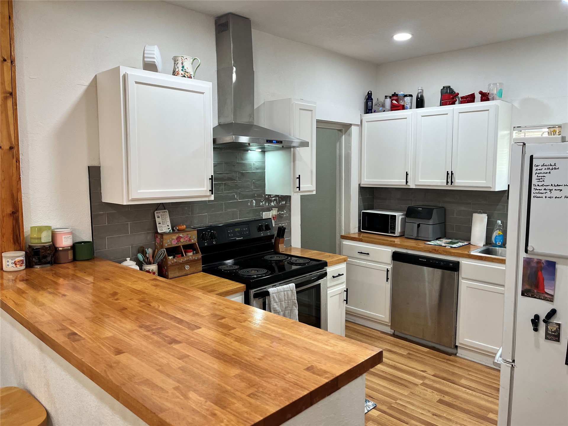 623 Lawrence Street Property Photo 17