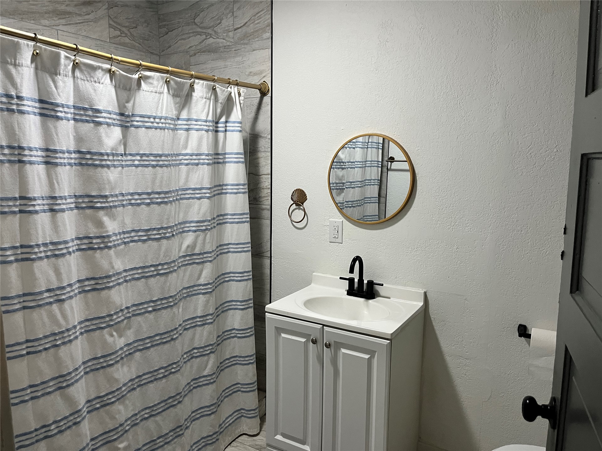 623 Lawrence Street Property Photo 45