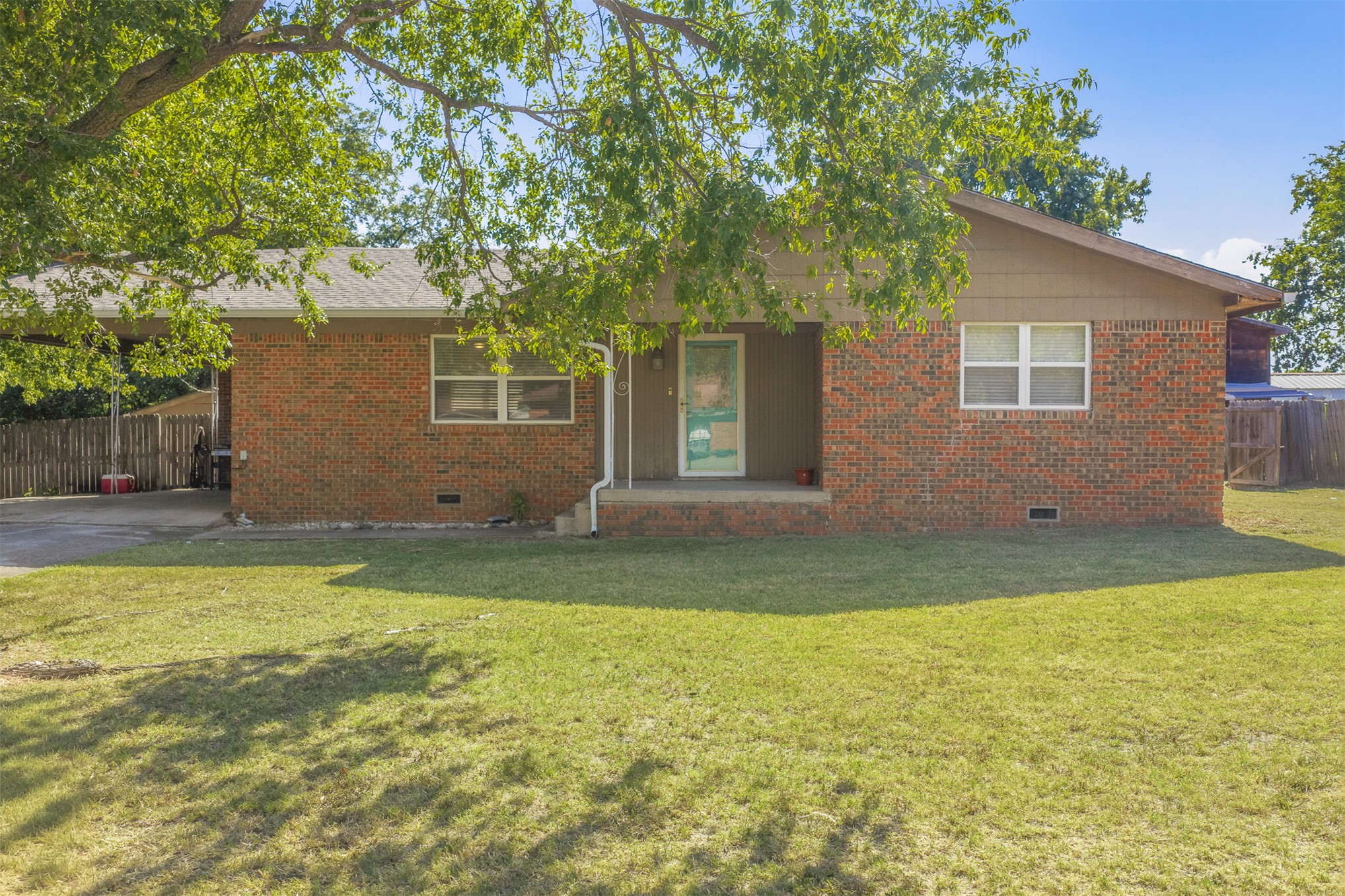 108 Circle Drive Property Photo 3