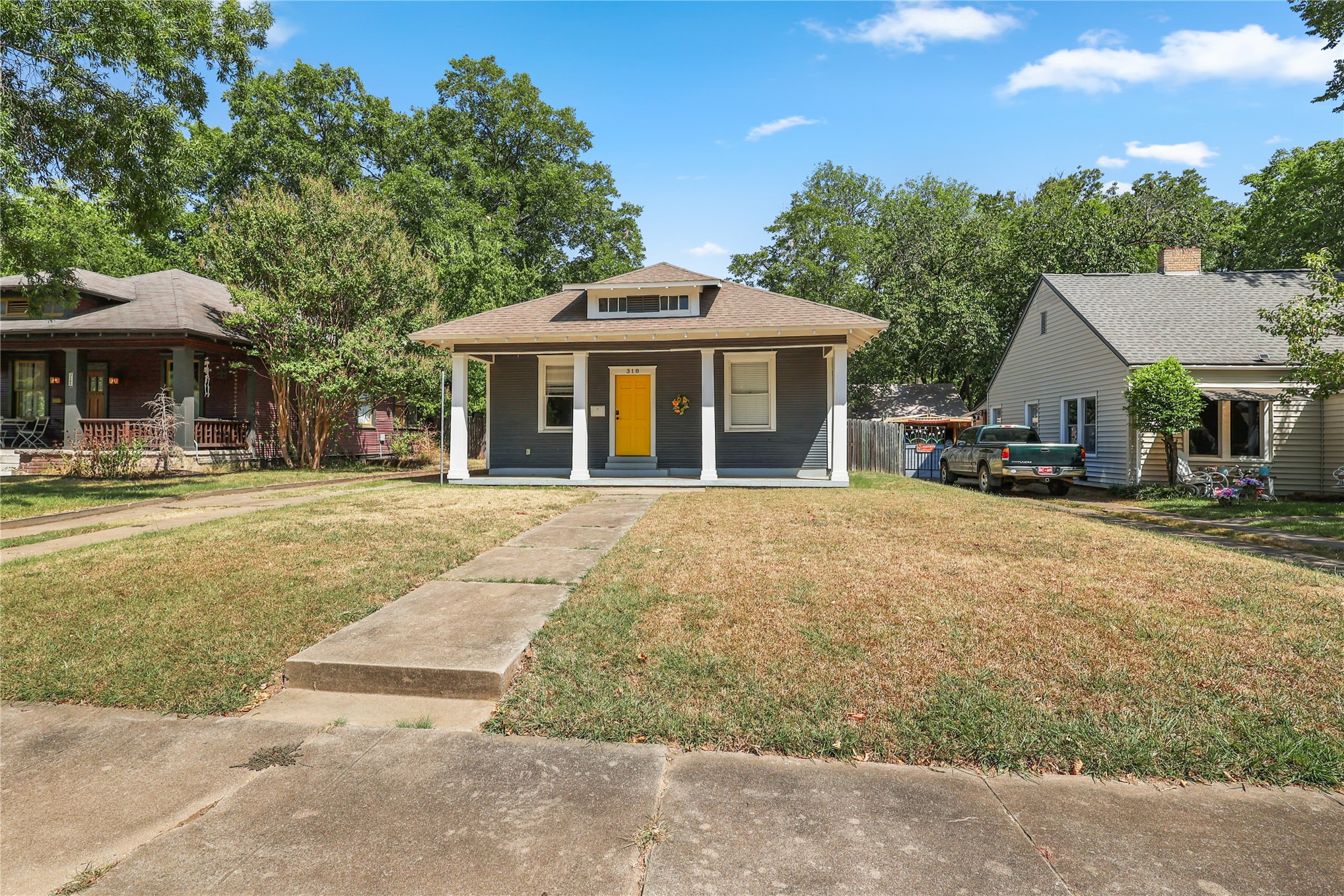 318 Sw D Street Property Photo 2
