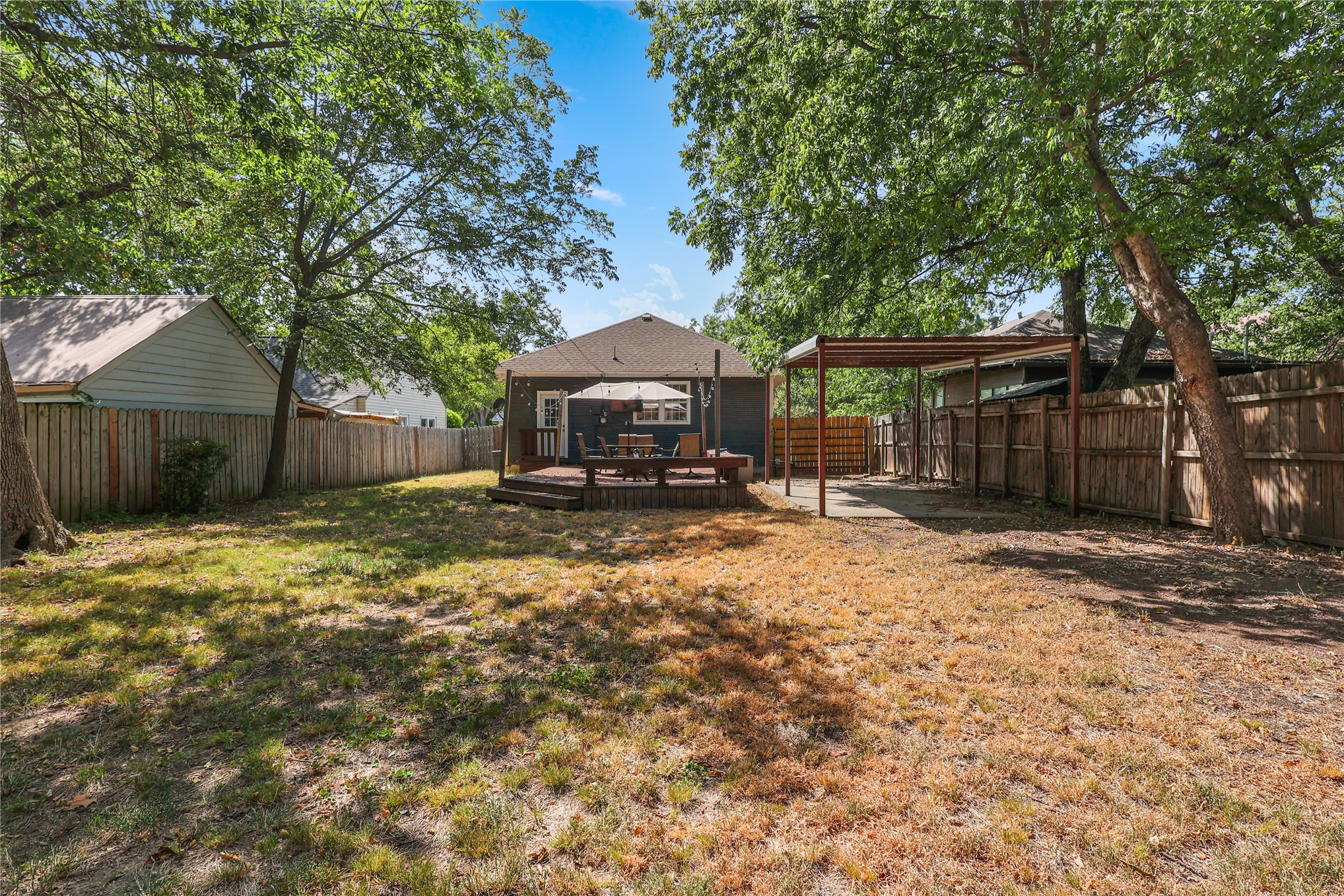 318 Sw D Street Property Photo 8