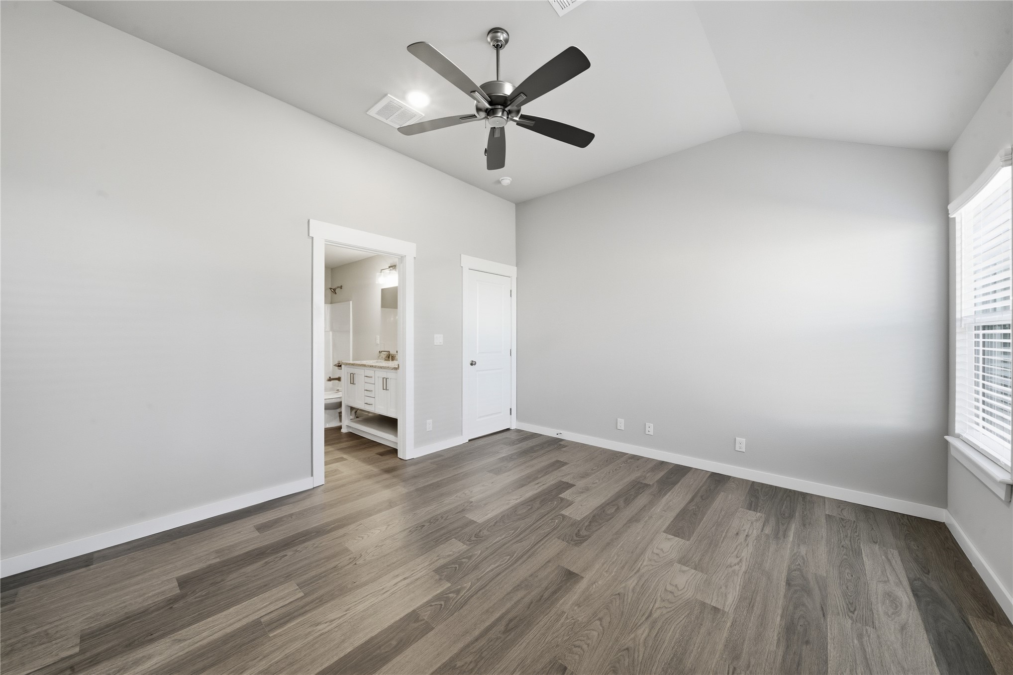 14627 E 39th Place S Property Photo 17