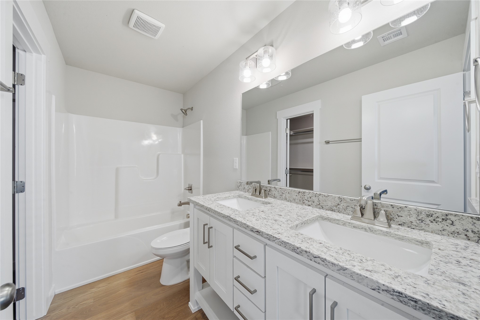 14627 E 39th Place S Property Photo 18