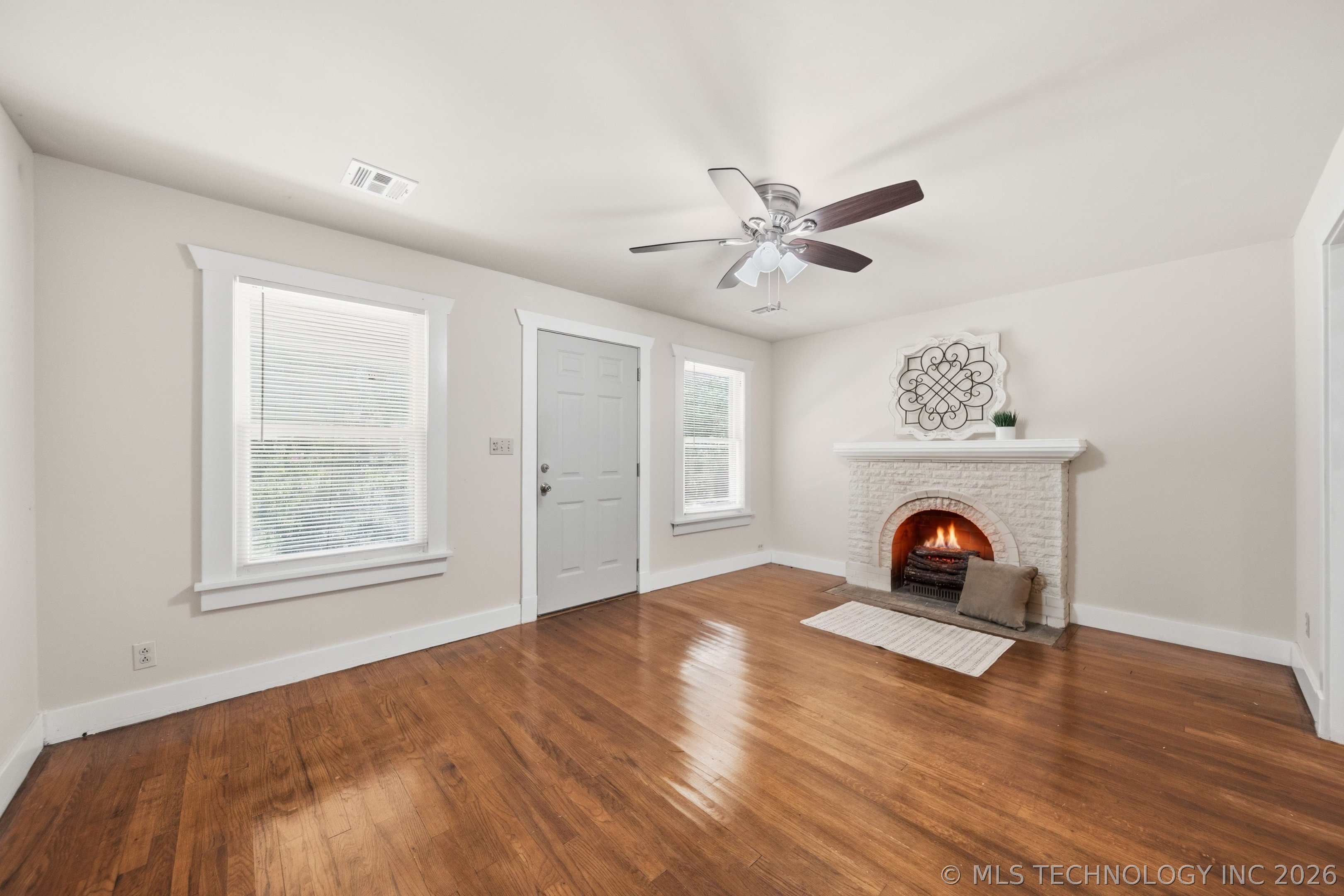 1313 E 66th Place Property Photo 6