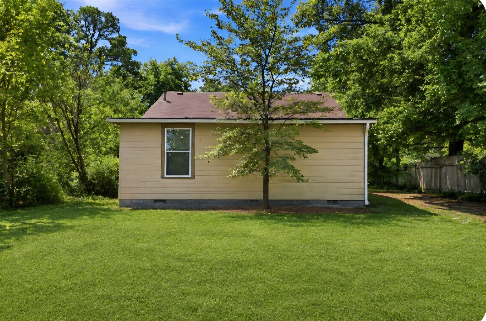 1313 E 66th Place Property Photo 28