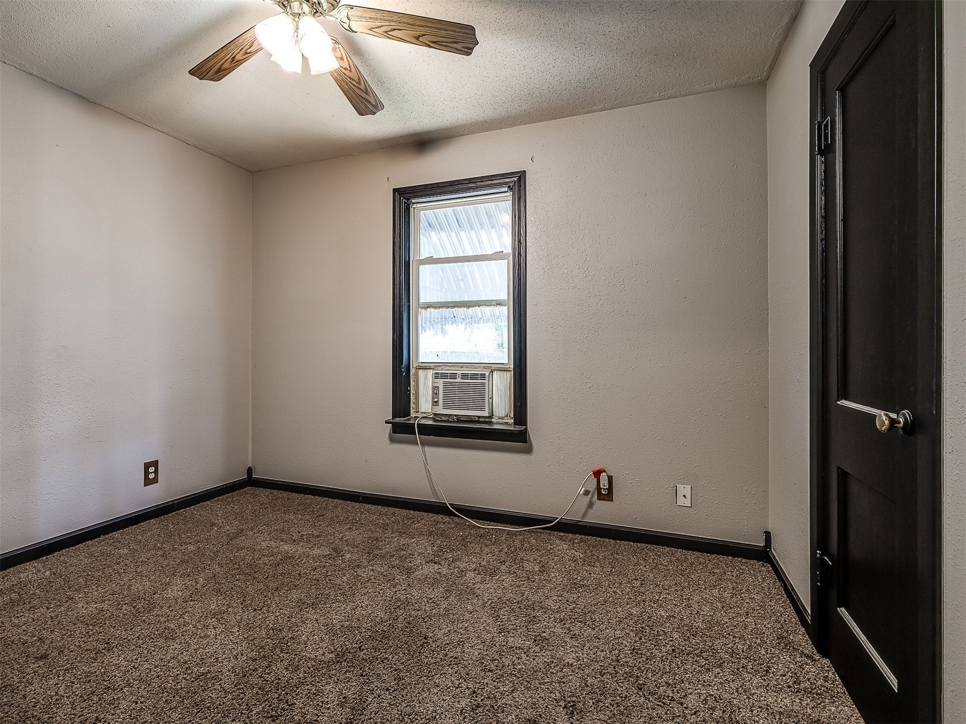 301 S Osage Property Photo 13