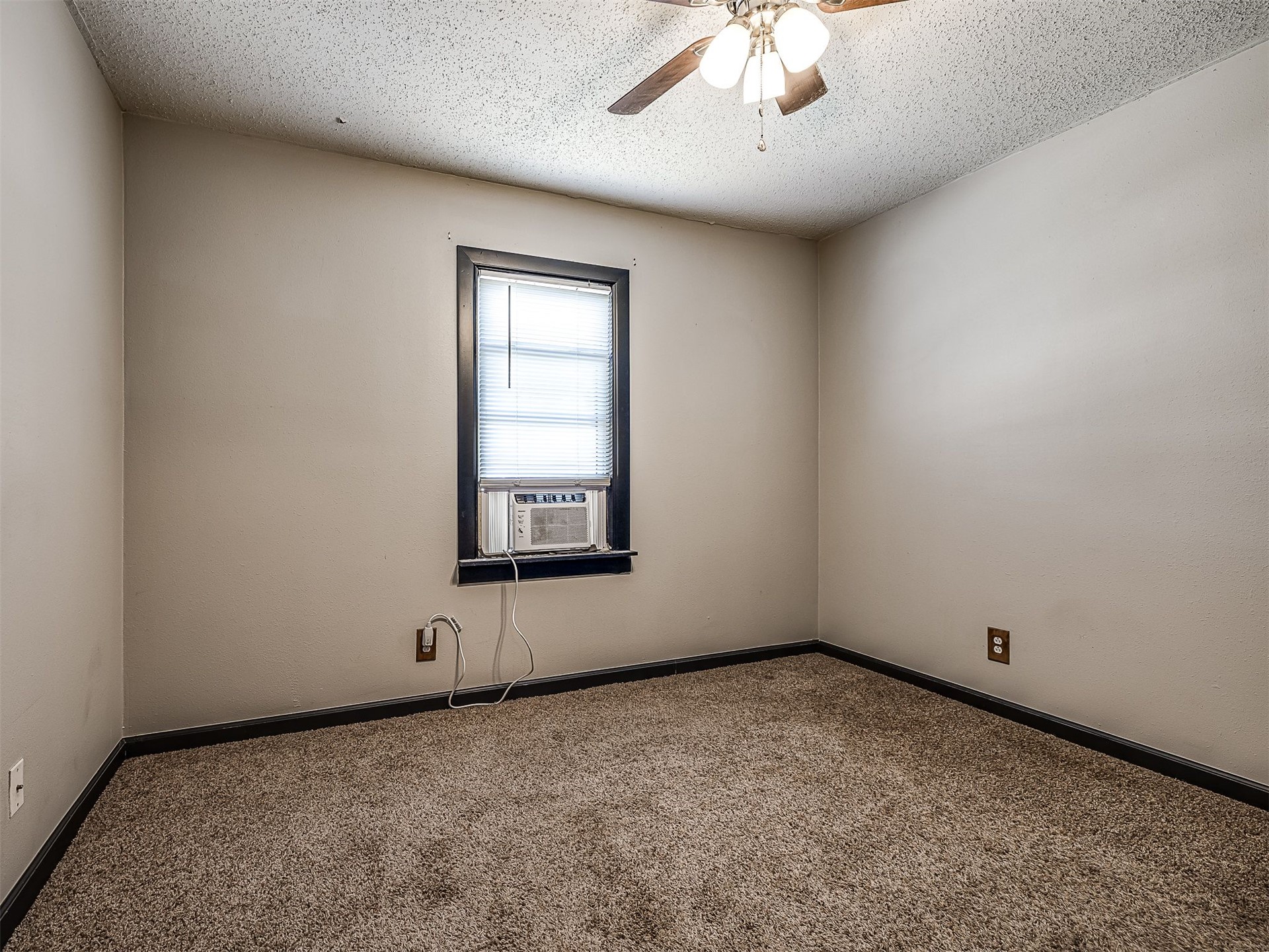 301 S Osage Property Photo 16