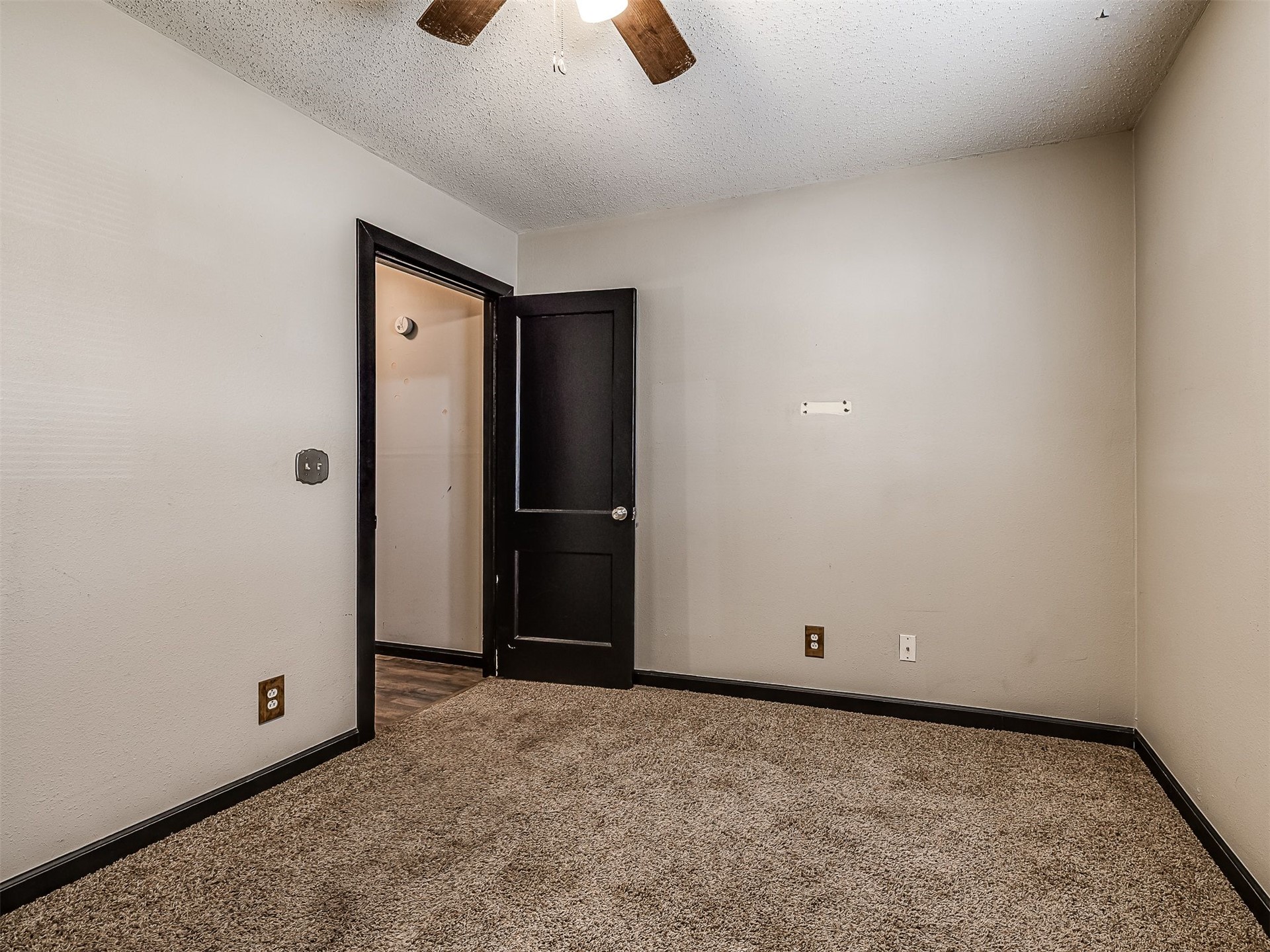 301 S Osage Property Photo 18