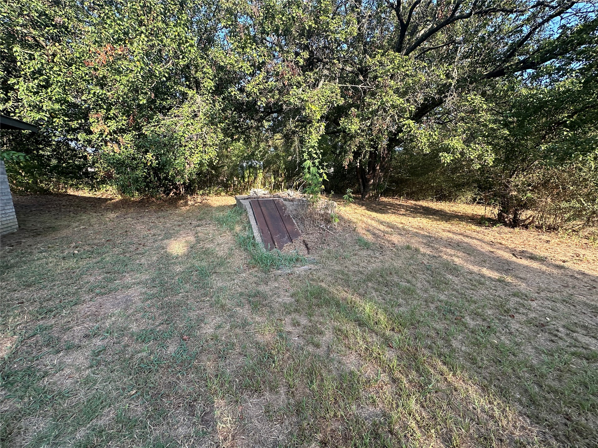 413 E Leecraft Property Photo 4