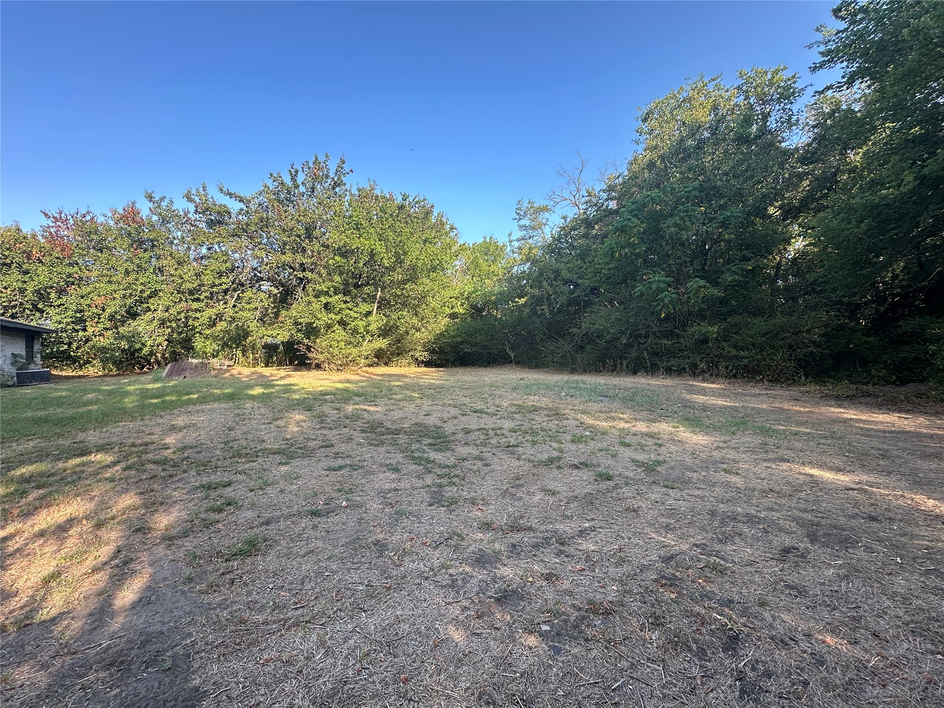 413 E Leecraft Property Photo 7