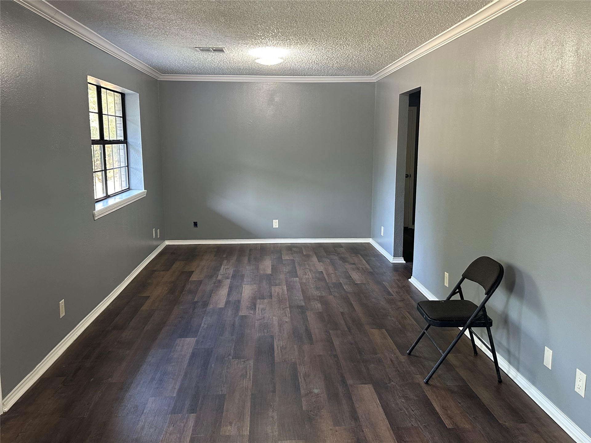 413 E Leecraft Property Photo 9
