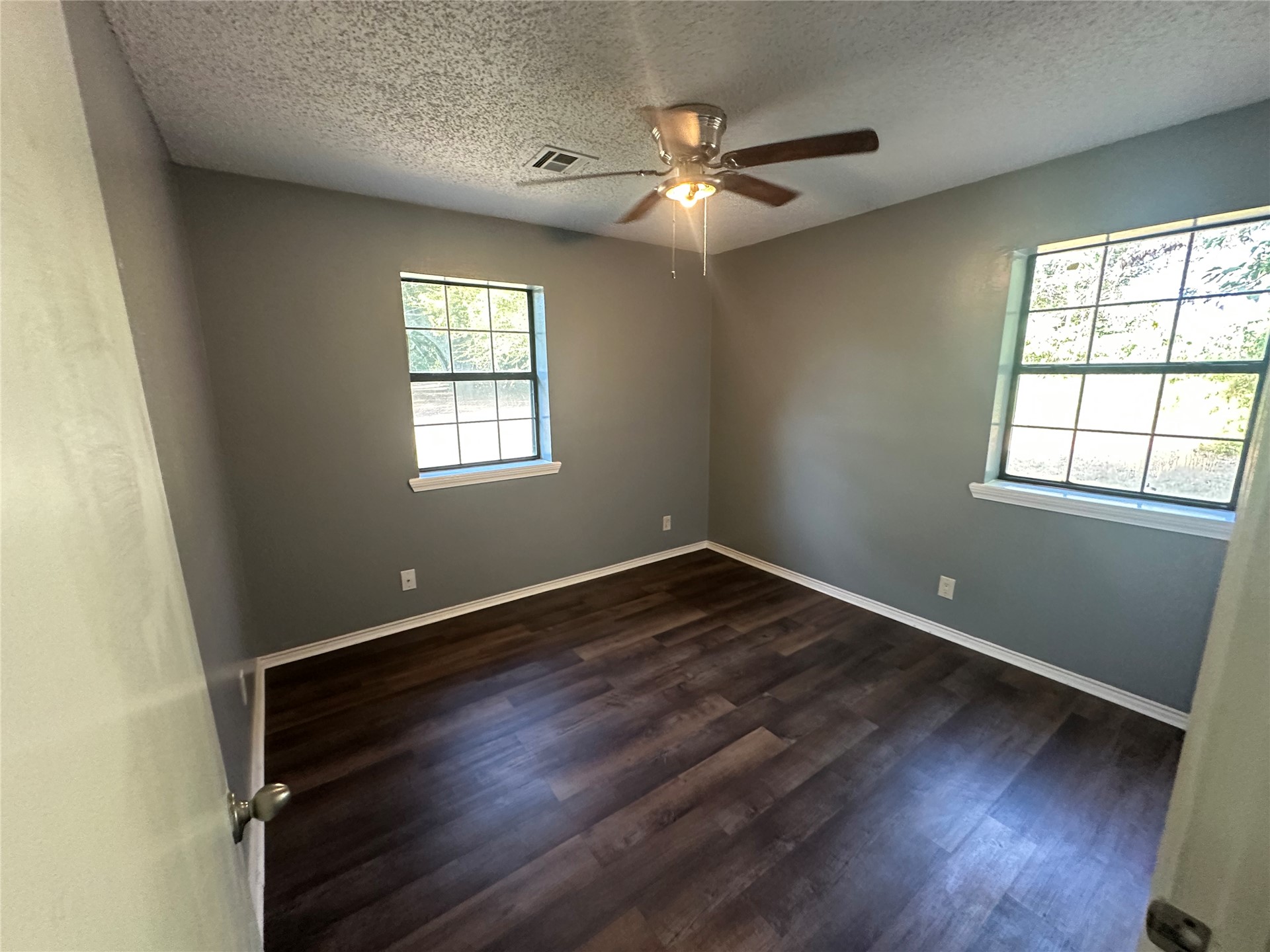 413 E Leecraft Property Photo 18