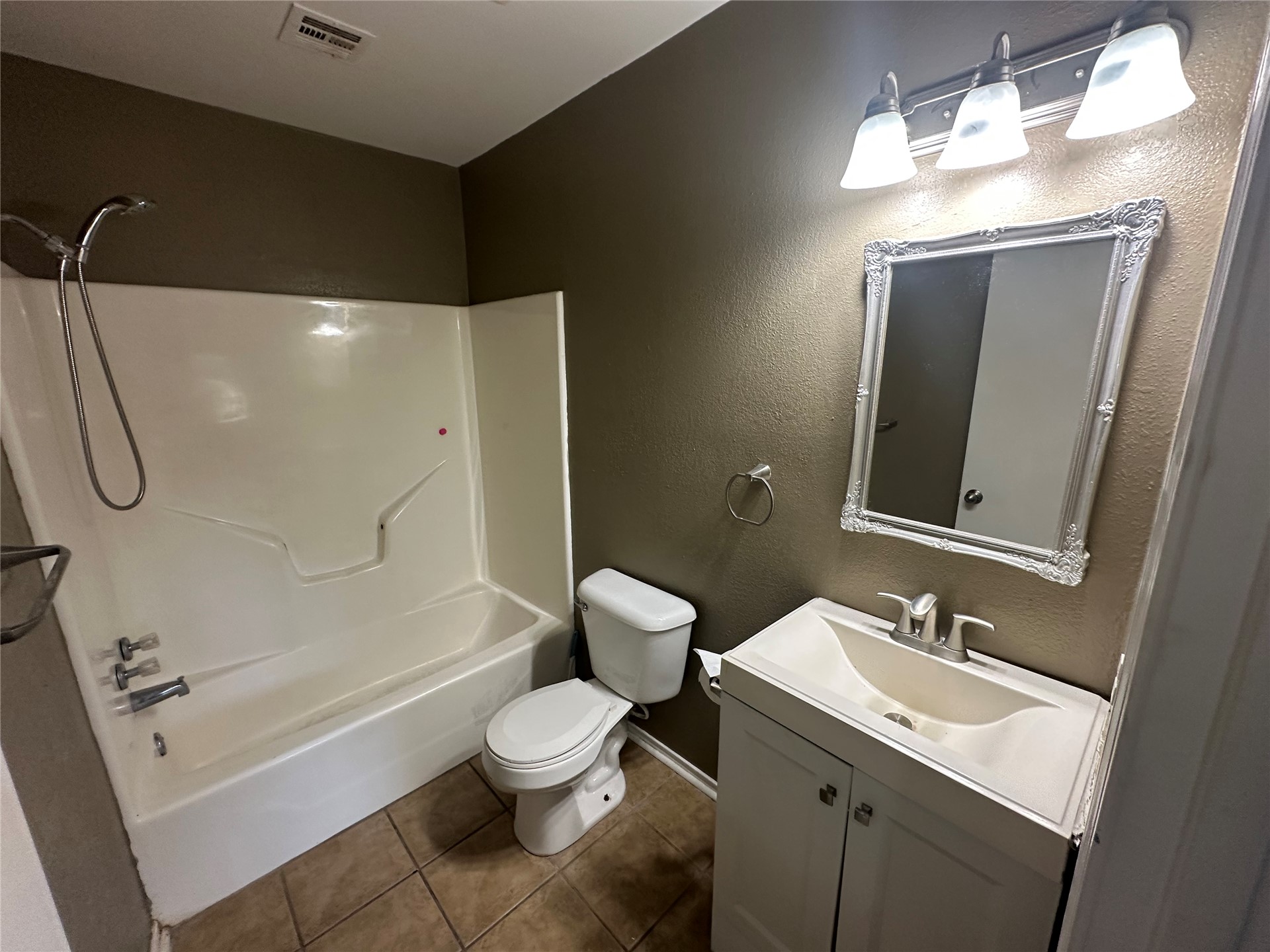 413 E Leecraft Property Photo 22