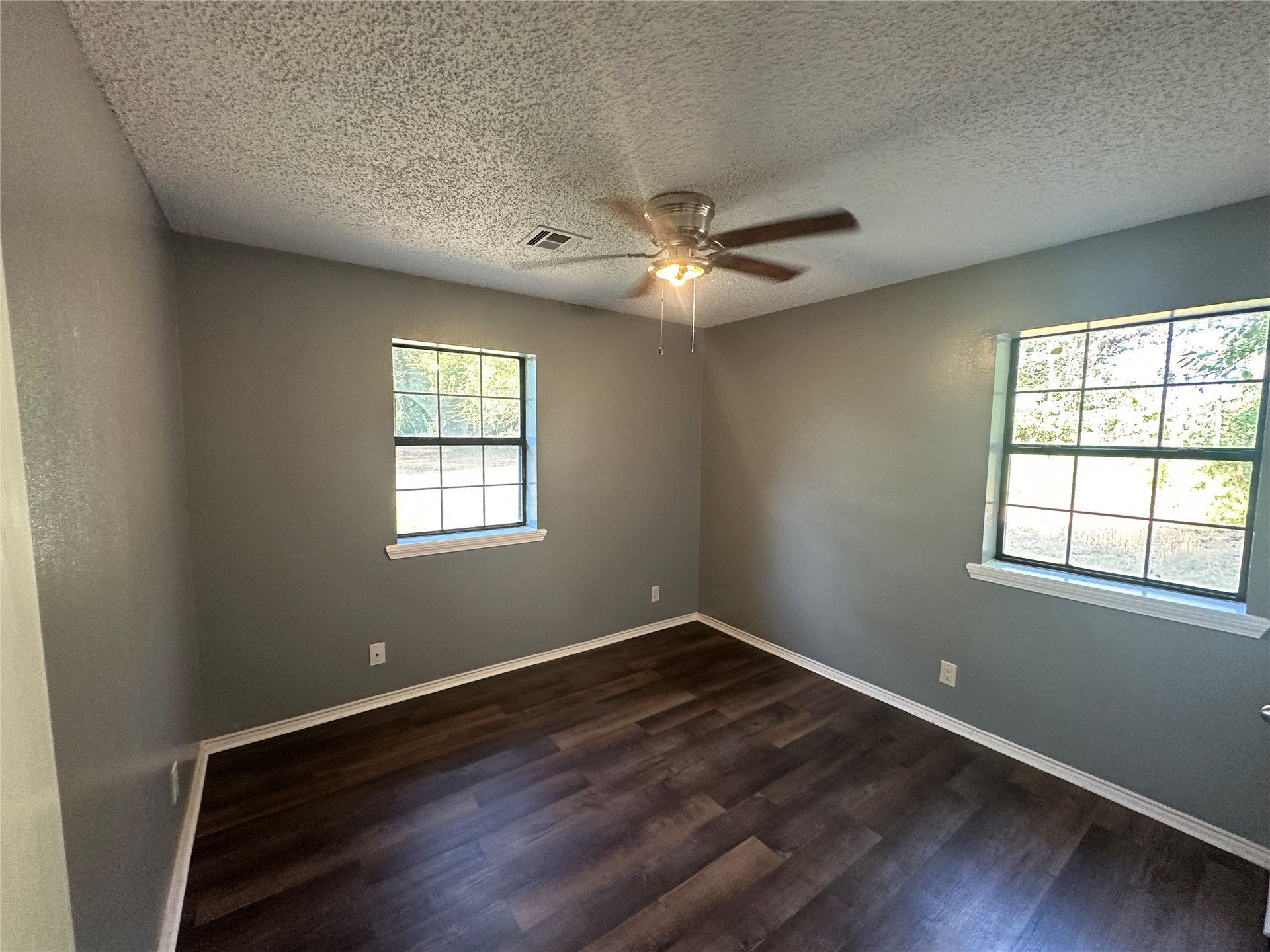 413 E Leecraft Property Photo 25