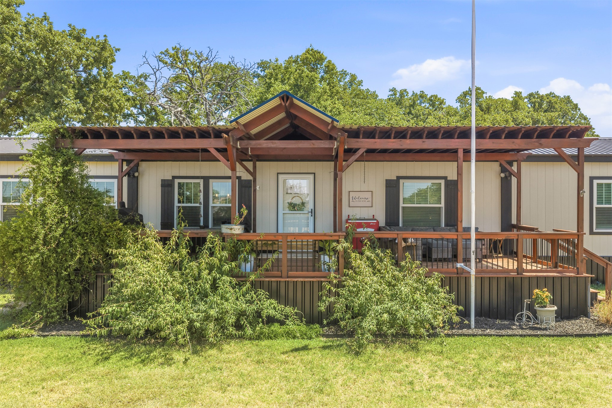 1418 First Street Property Photo 2