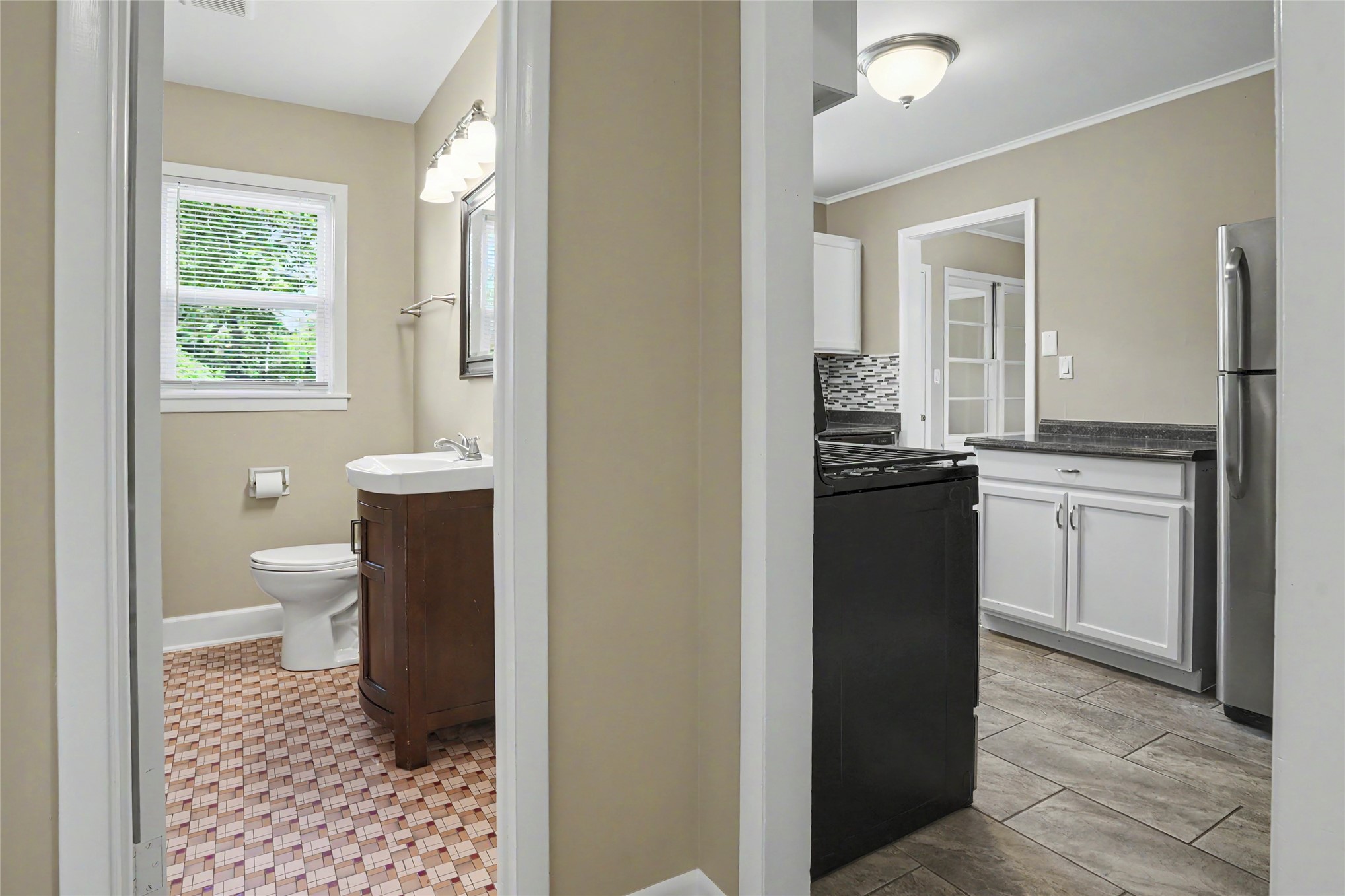 2832 S Richmond Avenue Property Photo 13