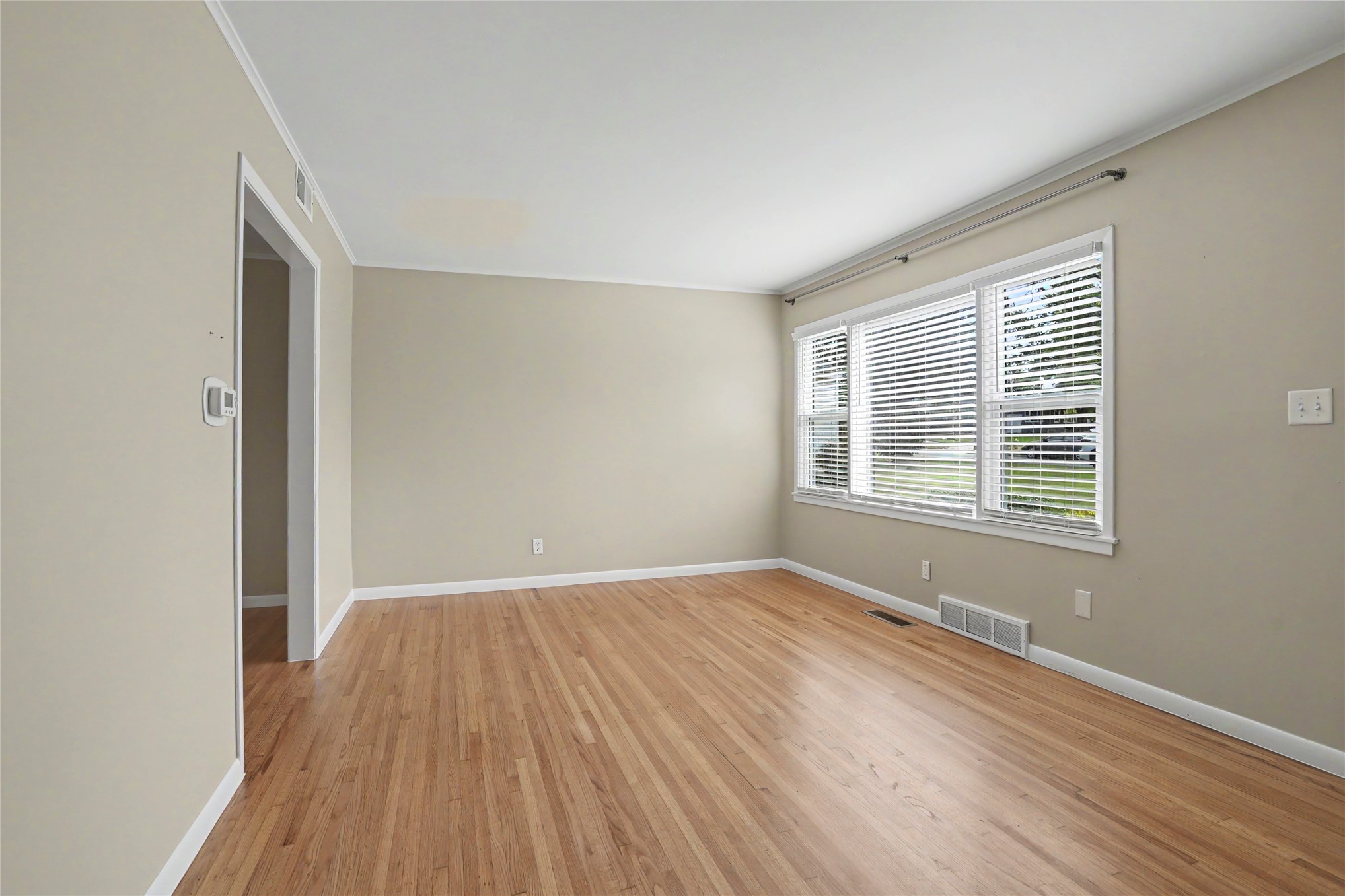 2832 S Richmond Avenue Property Photo 34