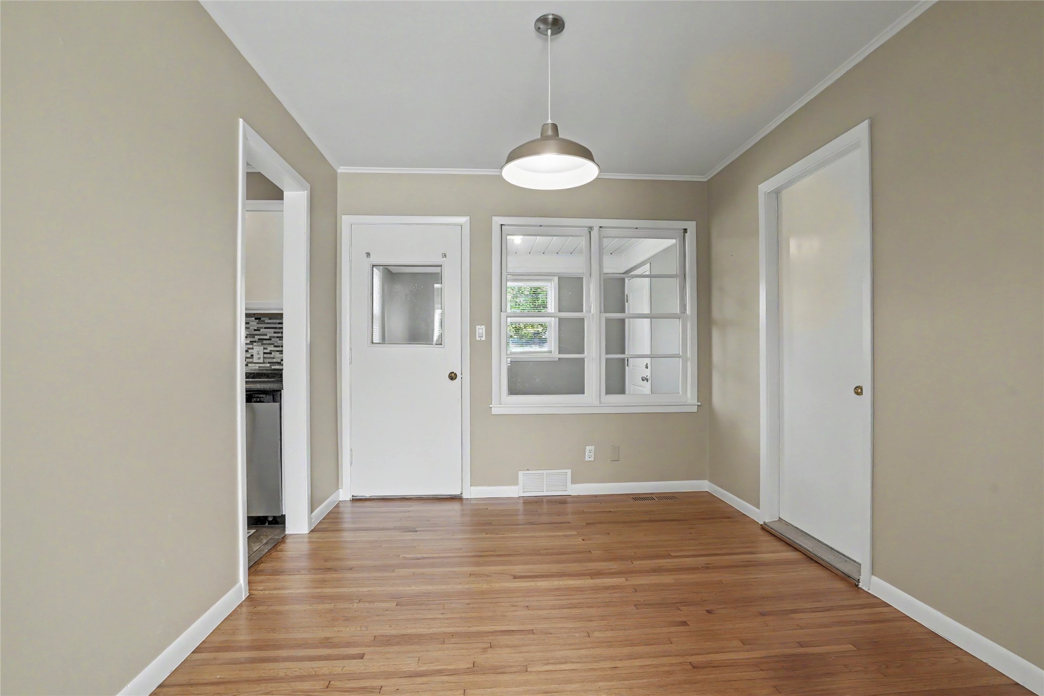 2832 S Richmond Avenue Property Photo 37