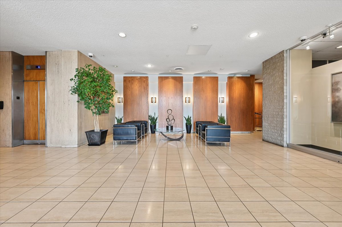 1502 S Boulder Avenue 14k Property Photo 5