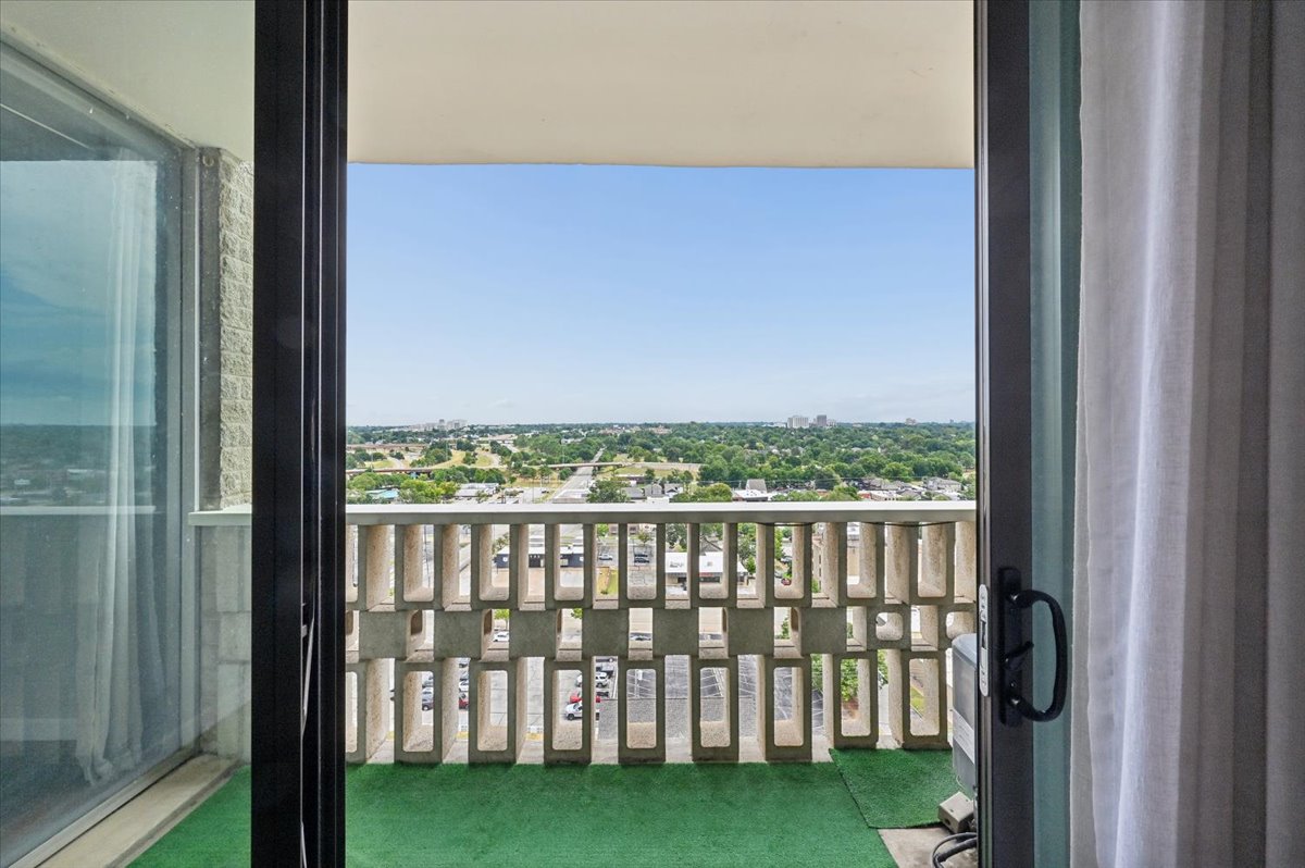 1502 S Boulder Avenue 14k Property Photo 14