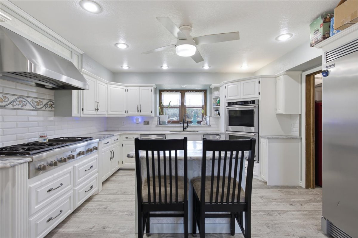 9421 County Road 3670 Property Photo 12