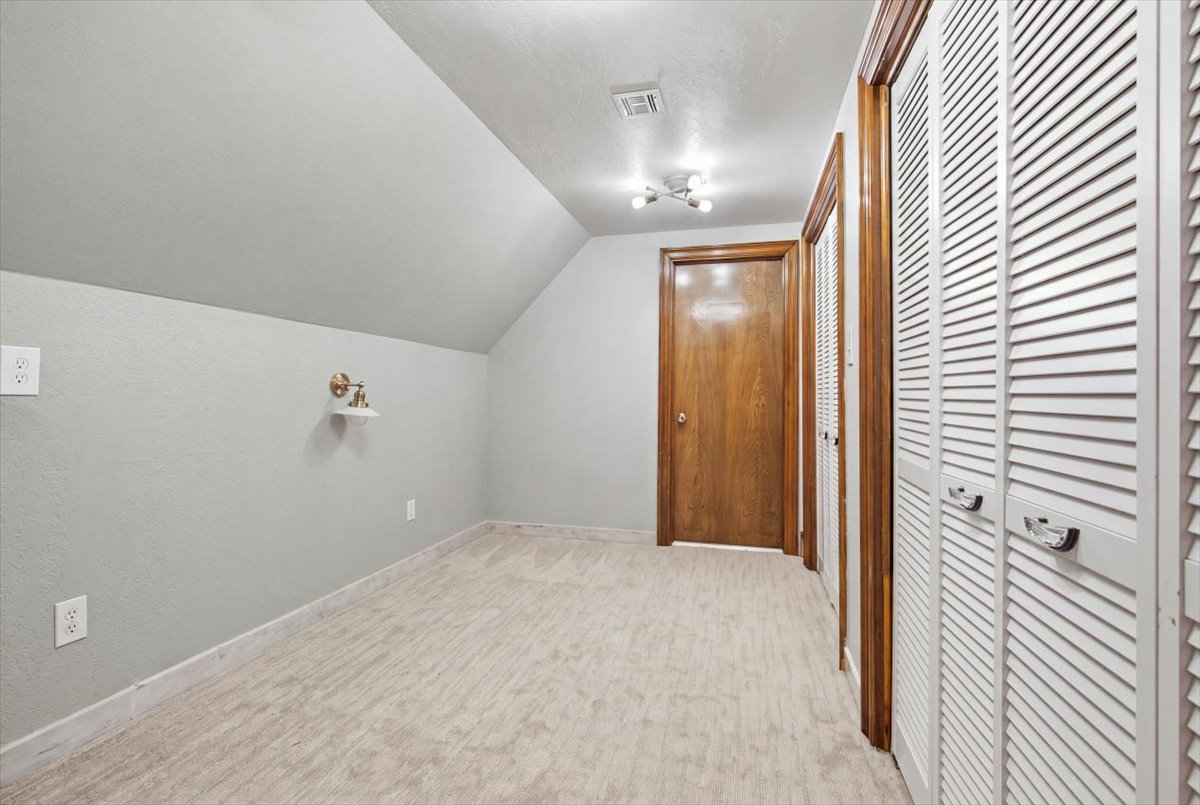 9421 County Road 3670 Property Photo 43
