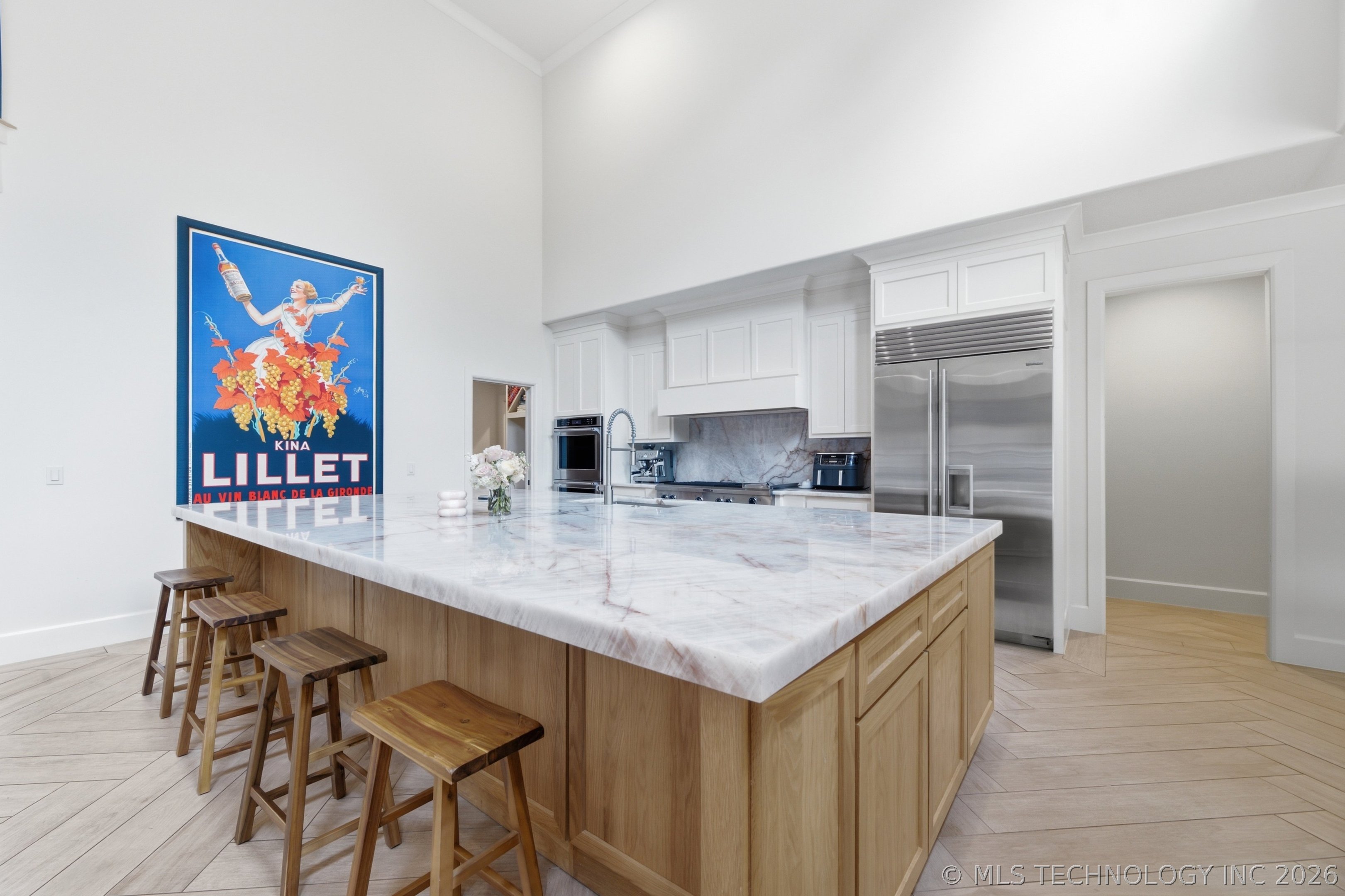 6960 Foxbriar Drive Property Photo 11