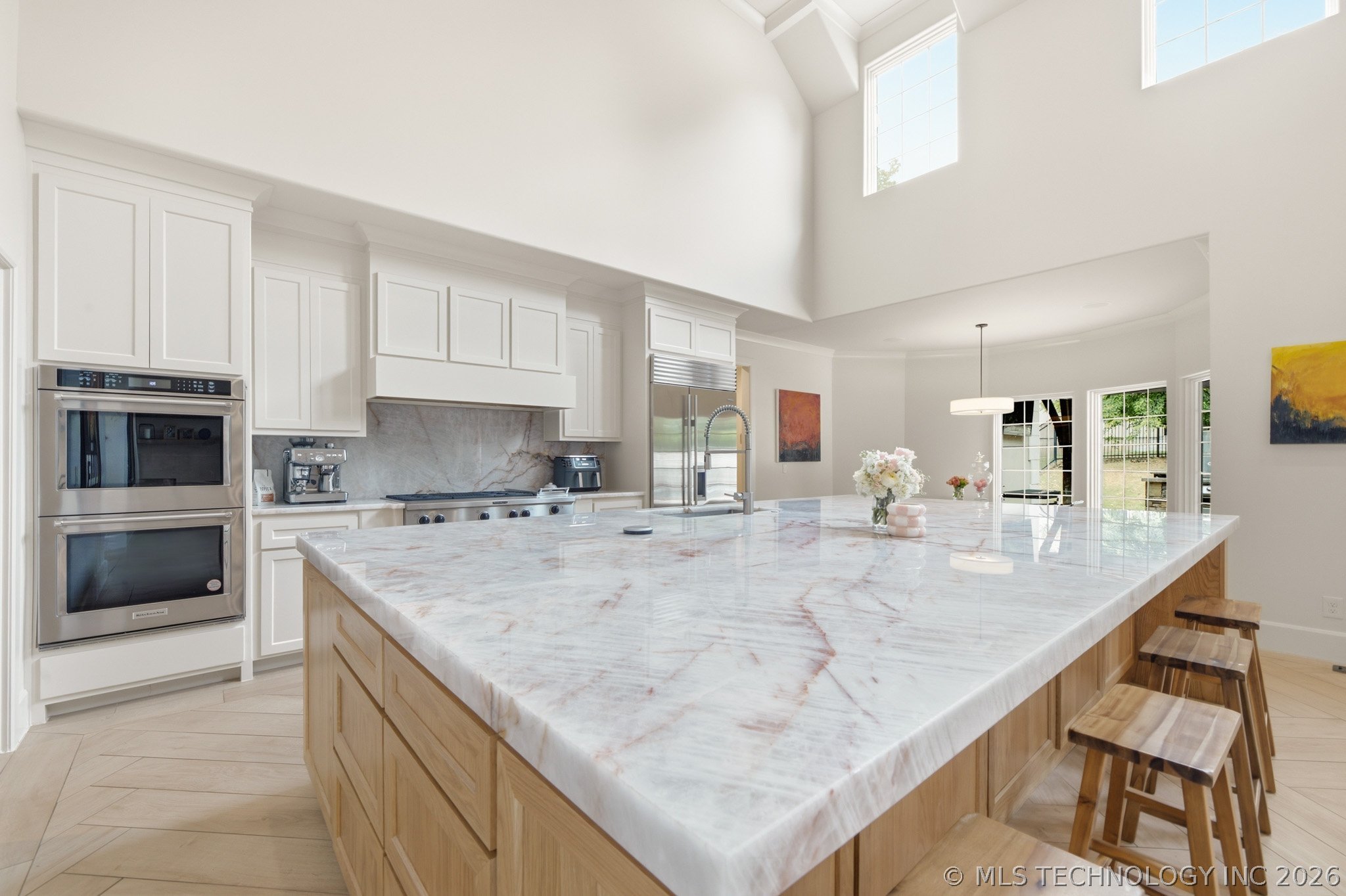 6960 Foxbriar Drive Property Photo 12