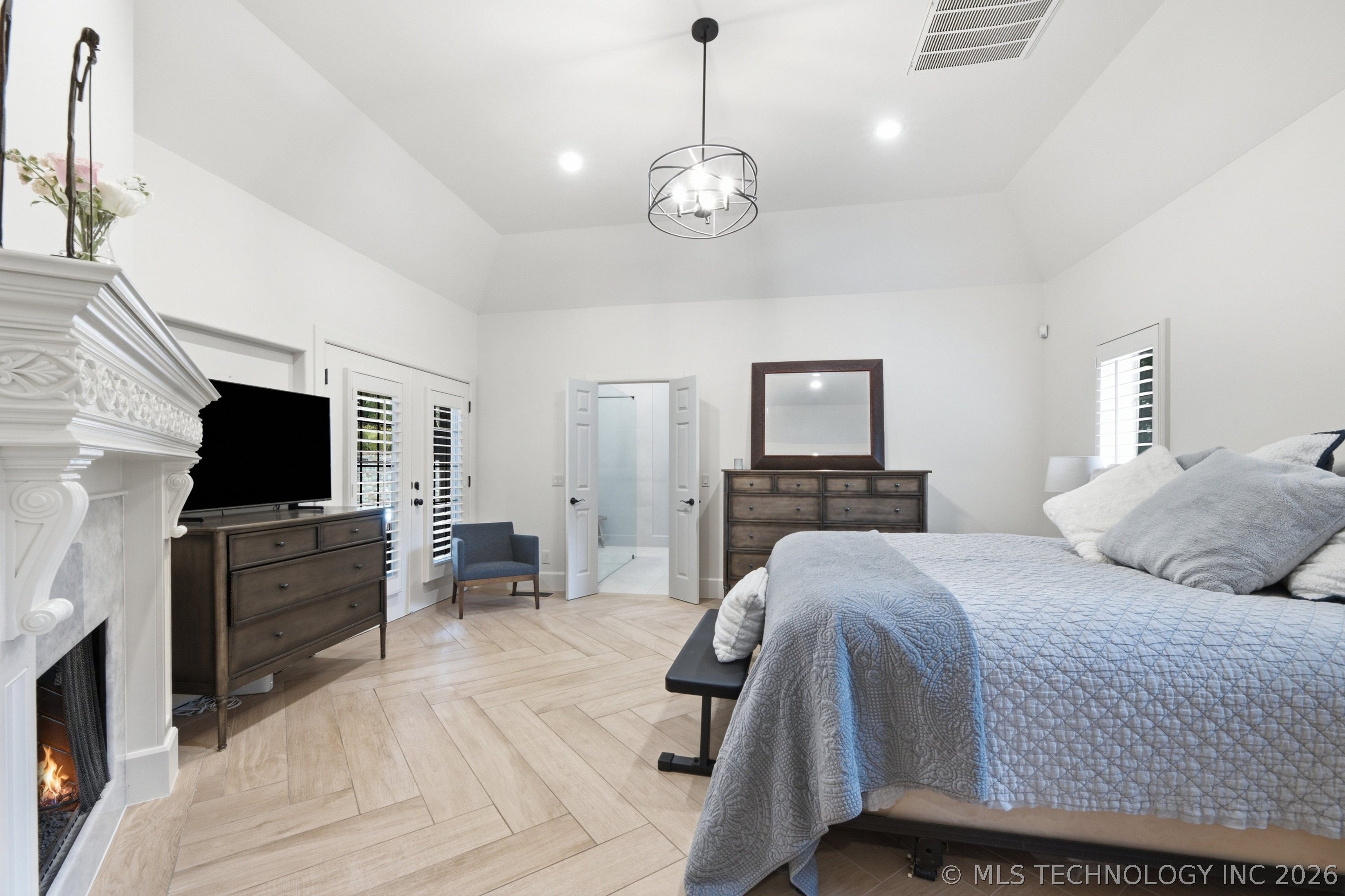6960 Foxbriar Drive Property Photo 19