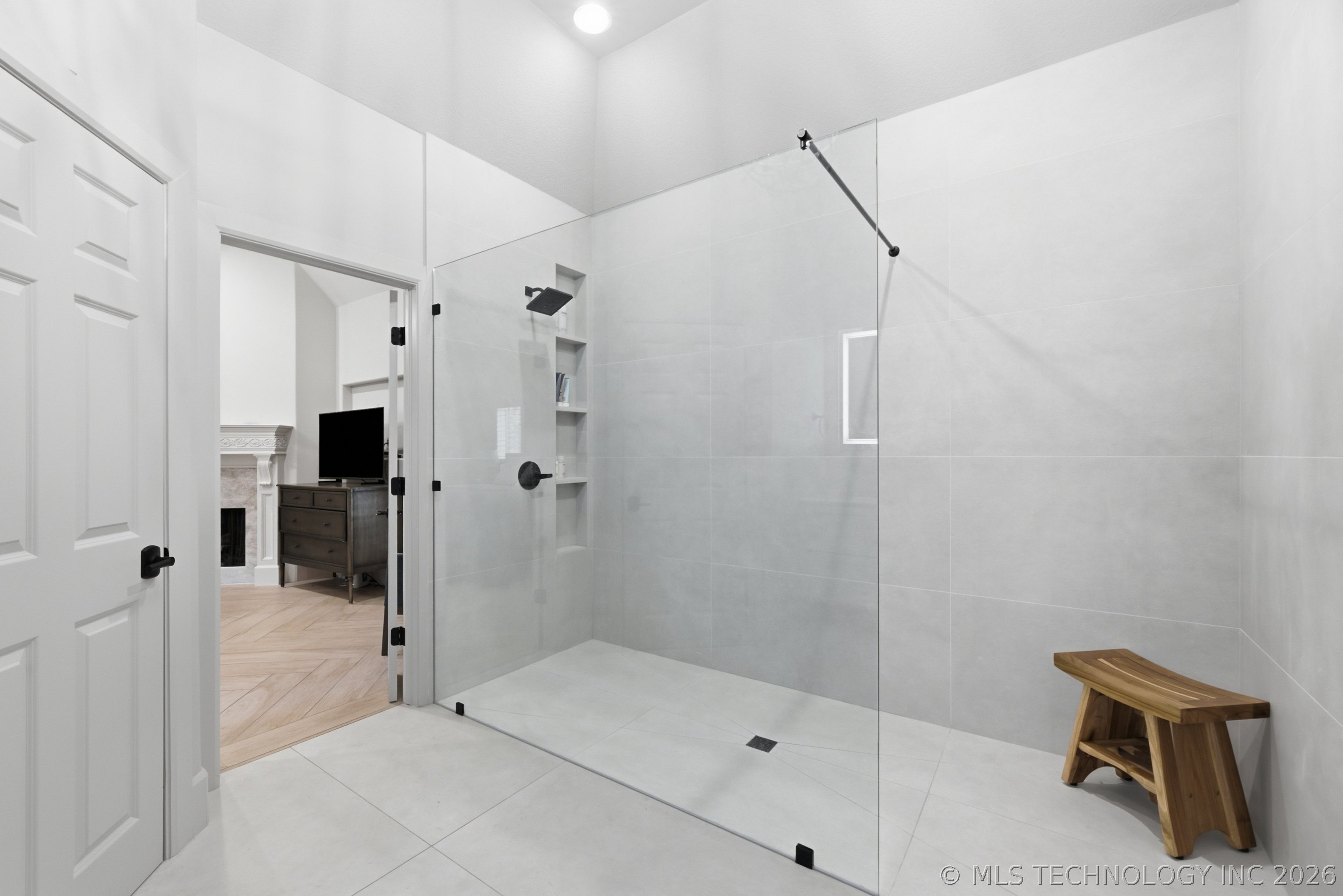 6960 Foxbriar Drive Property Photo 23